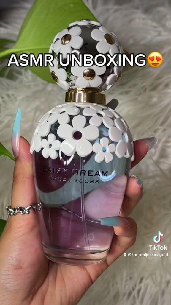 ASMR UNBOXING✨ DAISY DREAM😍✨ #foryou #asmr #unboxing #daisydream #marcjacobs #asmrsounds #tiktok #foryoupage #fyp #satisfying