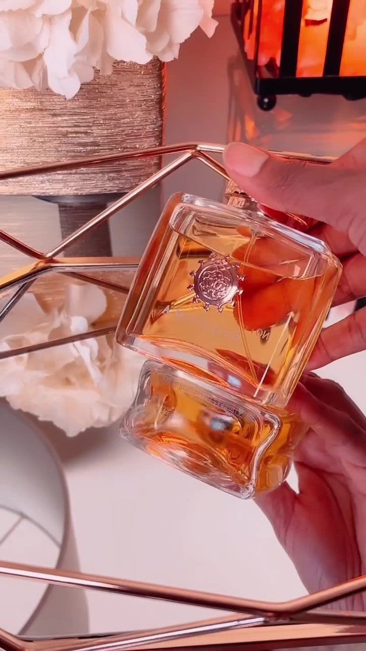 Dia Woman by @Amouage  #perfume #perfumetok #perfumephotography #perfumetiktok #perfumebottle