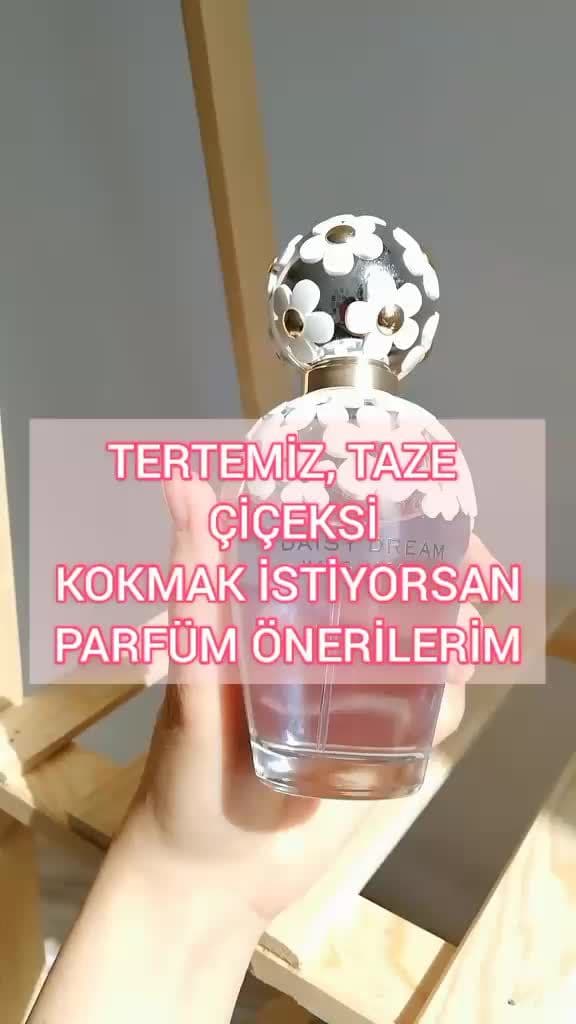 Yıllardır kullandığım vazgeçemediğim favori parfümlerim ✌️ okadar taze ve güzel kokuyorlar ki🌺 #parfüm #parfümönerisi #Perfume #koku #fyp #keşfet