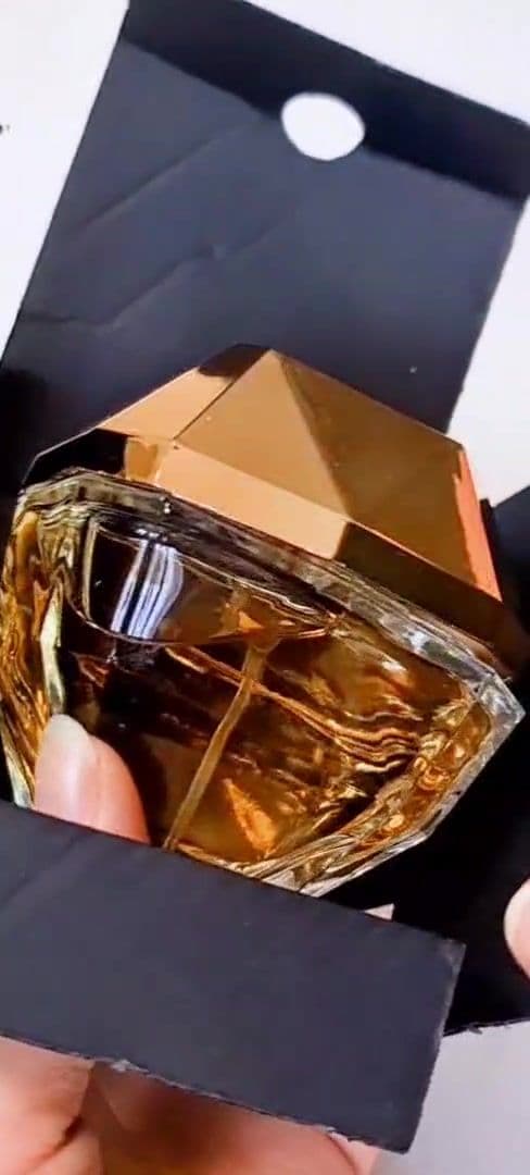 #pacorabanneparfums #pacorabanne #luxury #antistress #asmr #perfume #asmrperfume #parfume #perfum #perfumes #ladymillionfabulous #ladymillion