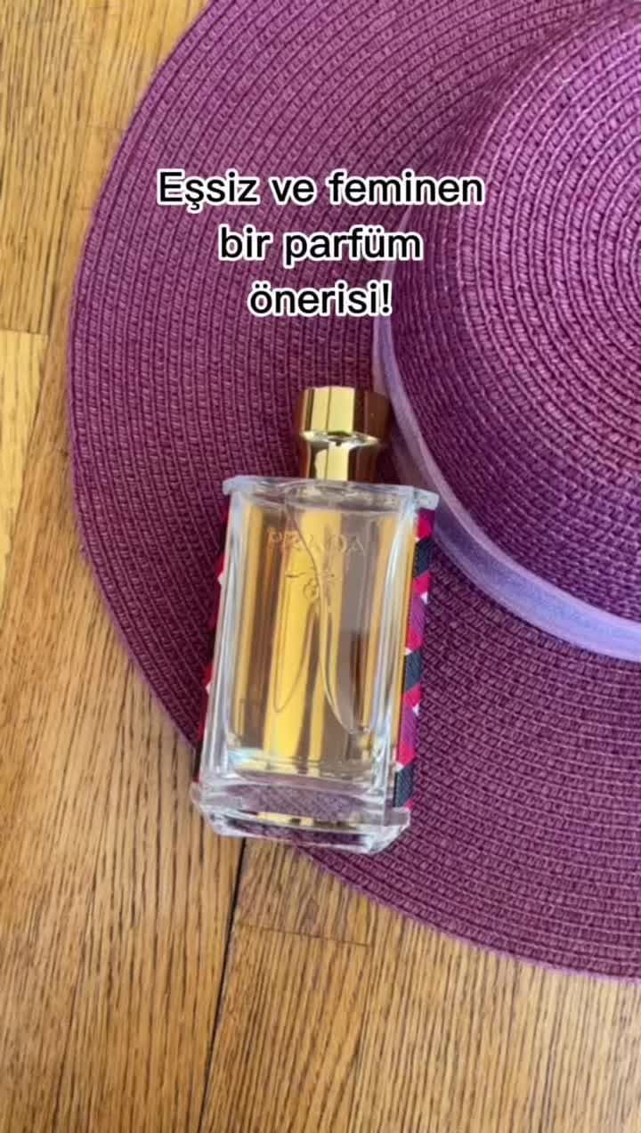 Detaylı bilgi ve sipariş için @yasmin_parfume instagram adresinden iletişime geçebilirsiniz💌  #parfüm #parfümchallenge #parfümönerisi #parfümönerileri #parfumviral #parfumereccomended #parfumtiktok #prada #pradaparfum #pradaparfum 