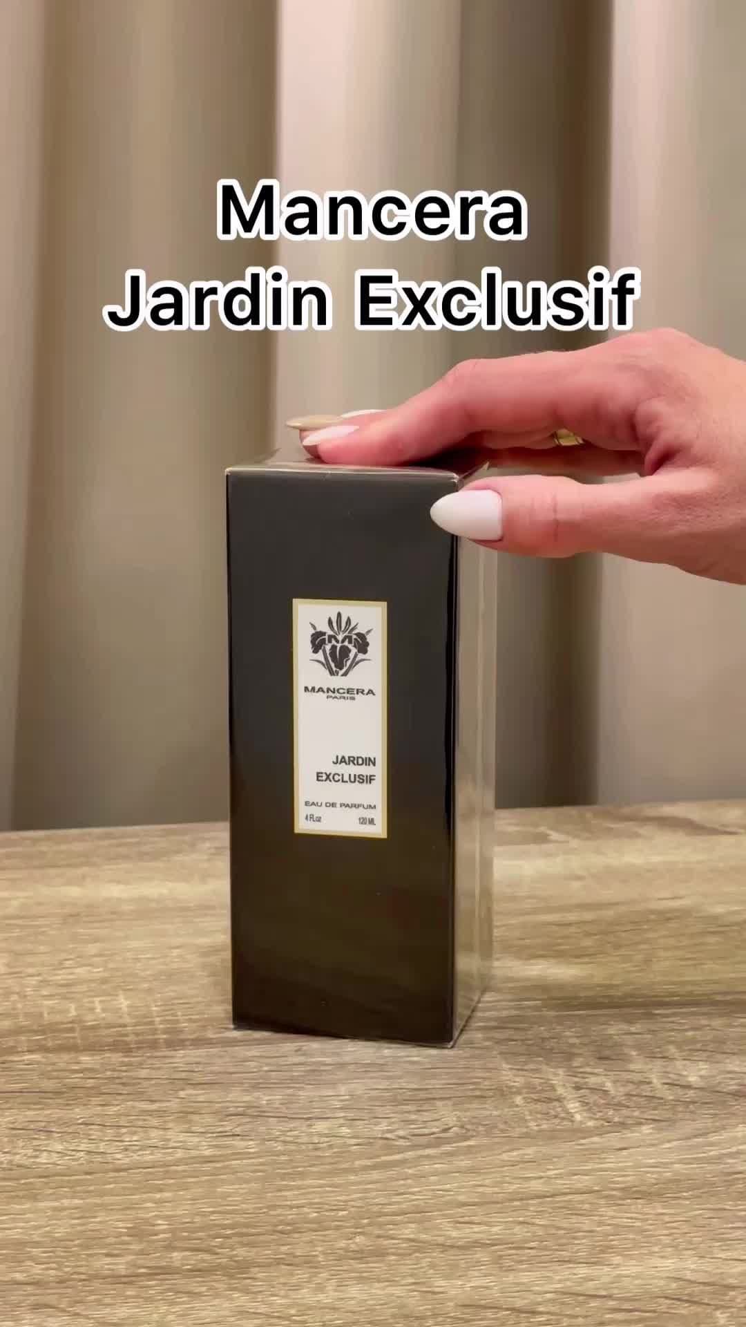 Фруктовий, пудровий, цитрусовий, свіжий та білоквітковий. Mancera Jardin Exclusif  Аромат стартує стиглою грушею з карамеллю, персиком, але завдяки лимону, зеленому яблуку та сицилійському амельсину не є приторним та солодким.  Ноти серця: жасмин, сіра амбра, фіалка і болгарська троянда. Ноти бази: білий мускус, мадагаскарська ваніль і сандал. Приємний, весняний аромат. Для знайомства є розпив: 3 мл - 204 грн 5 мл - 340 грн #нішевапарфумерія #розпивпарфумівукраїна 