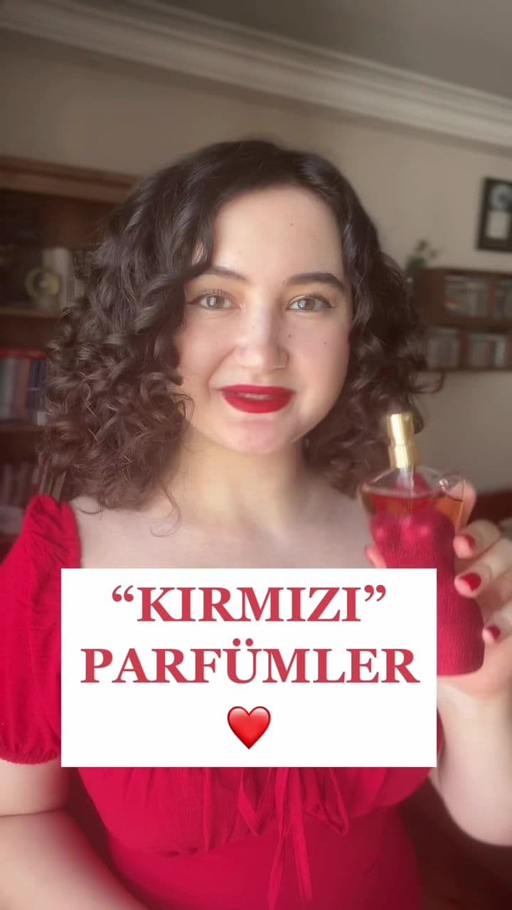 “Kırmızı” parfümler ❤️ Sizin aklınıza kırmızı denince ilk hangi parfüm geliyor ? 😍 #parfümyorumları #parfüminceleme #parfümlerim #parfümyorumlarım #parfümtavsiyesi 