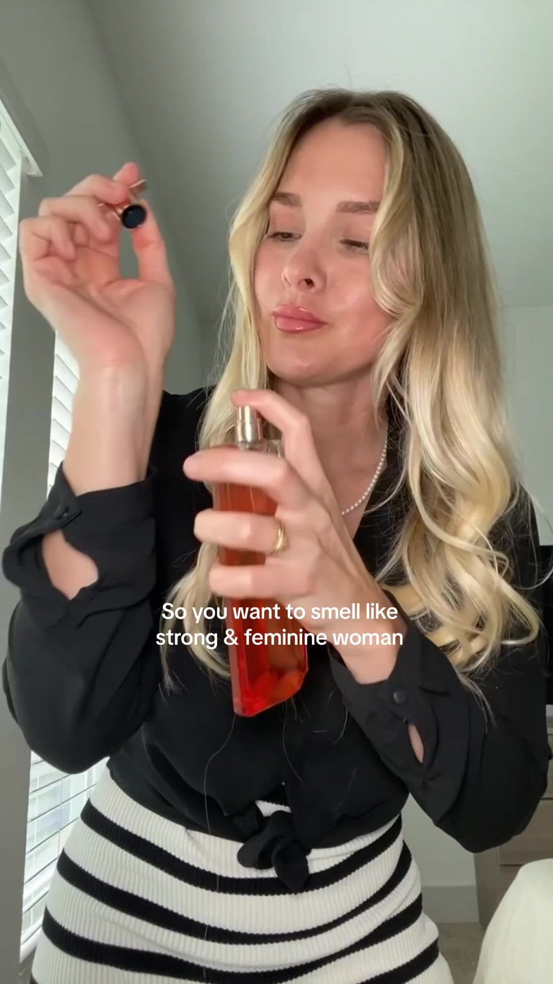 Idole Now reminds me of a strong but delicate woman (very feminine) 🫶🏻. Thanks @Lancôme  My new scent!! 🌺It really smells delicious. its aroma is subtle but at the same time strong ( idole now Rose concentrate  Orchid and vainilla) I hope you can try it  In my Ltk you can check the perfume Español:  Español : Idole now me recuerda a una mujer fuerte pero delicada (muy femenina). Mi nuevo perfume!! Realmente huele Delicioso. Espero lo puedan probar xoxo.  #idolebylancome #perfumetiktok #giftedbylancome #idole #lancome #zendayaperfume #zendayaidol #idolenow #zendaya #frenchperfume #floralperfume #orlando #beautyblogger 