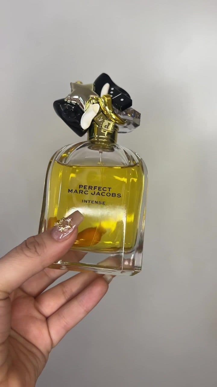 Perfect Intense Marc Jacobs🍌🎲🍒 #unboxing #parfum #marcjacobs #perfume #marcjacobsfragrances #intense #marcjacobsperfect #cln 