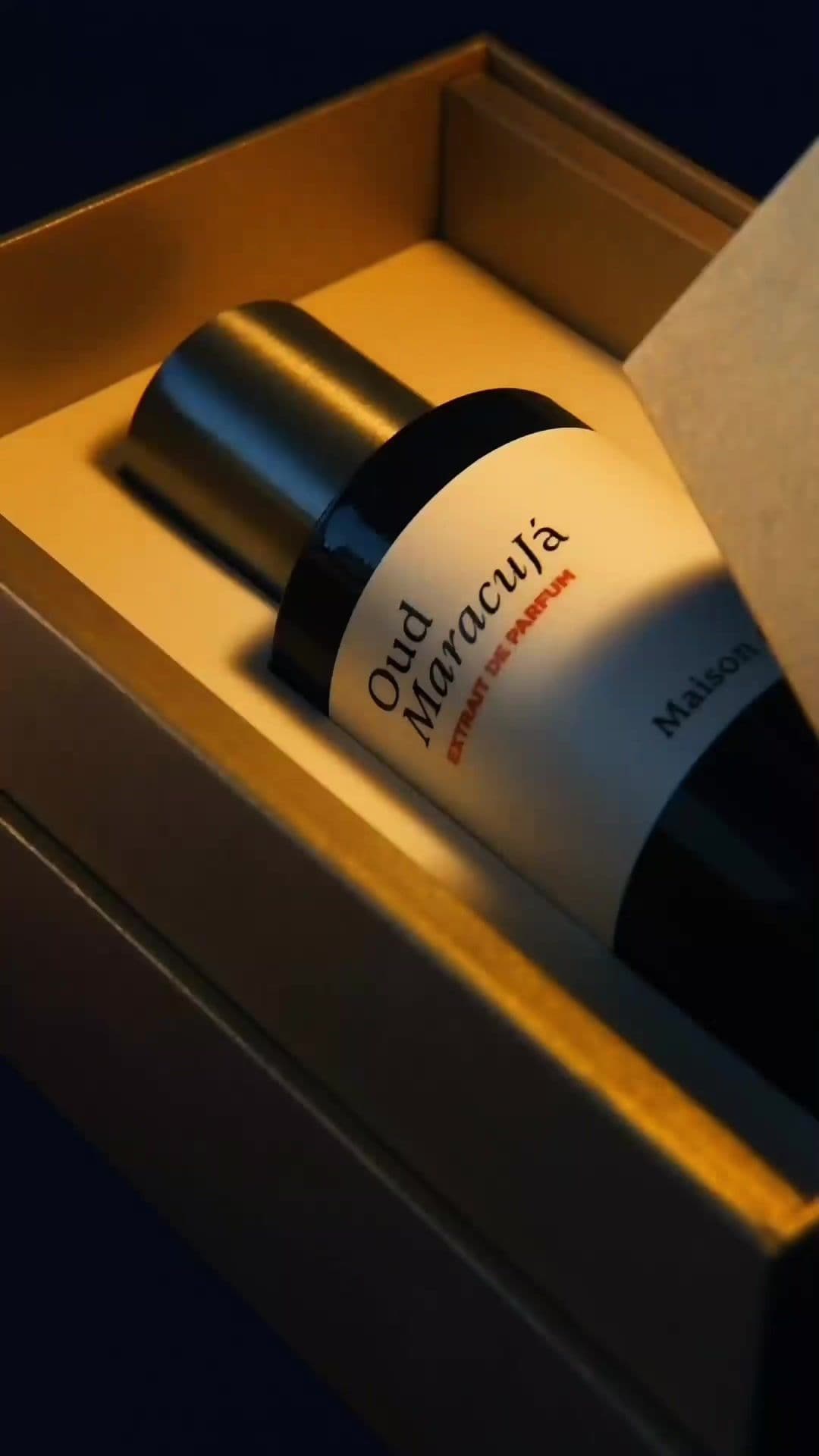 Describe Oud Maracujá in 3 words 🌙 #OudMaracuja #MaisonCrivelli #luxuryperfumes