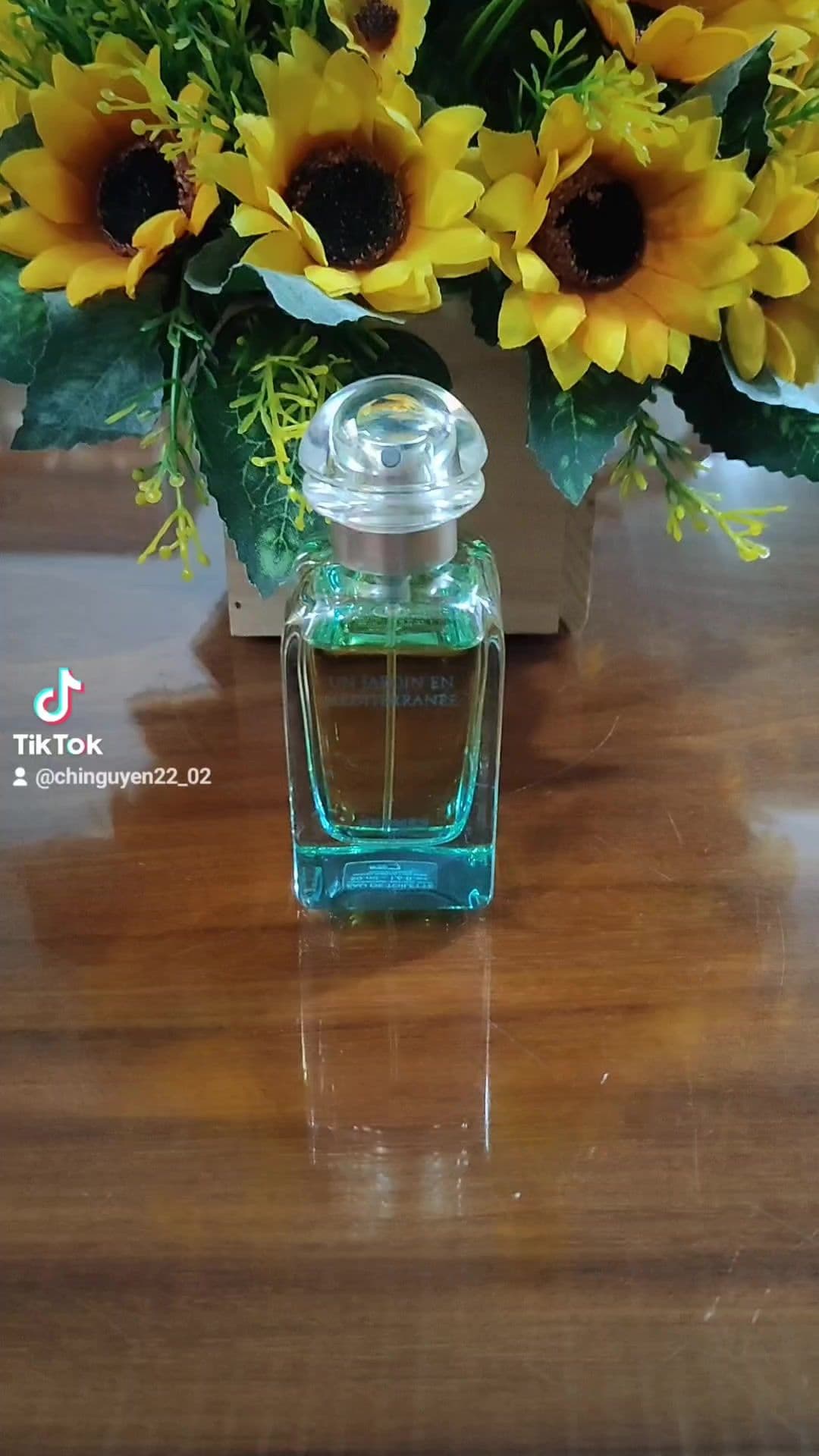 Nước hoa Si 👉 Hermes Un Jardin En Mediterranee: 600k/chai 50ml (Gốc còn 90%) - Mùi nữ thơm lôi cuốn.   💐 Ko Face - Ko rep 1:1 💐 Bao thích mùi - Không chuẩn được trả - không hợp được đổi mùi khác. Face Chi Nguyễn #xuhuong #thegioinuochoa #nghiệnnướchoa #nuochoa 