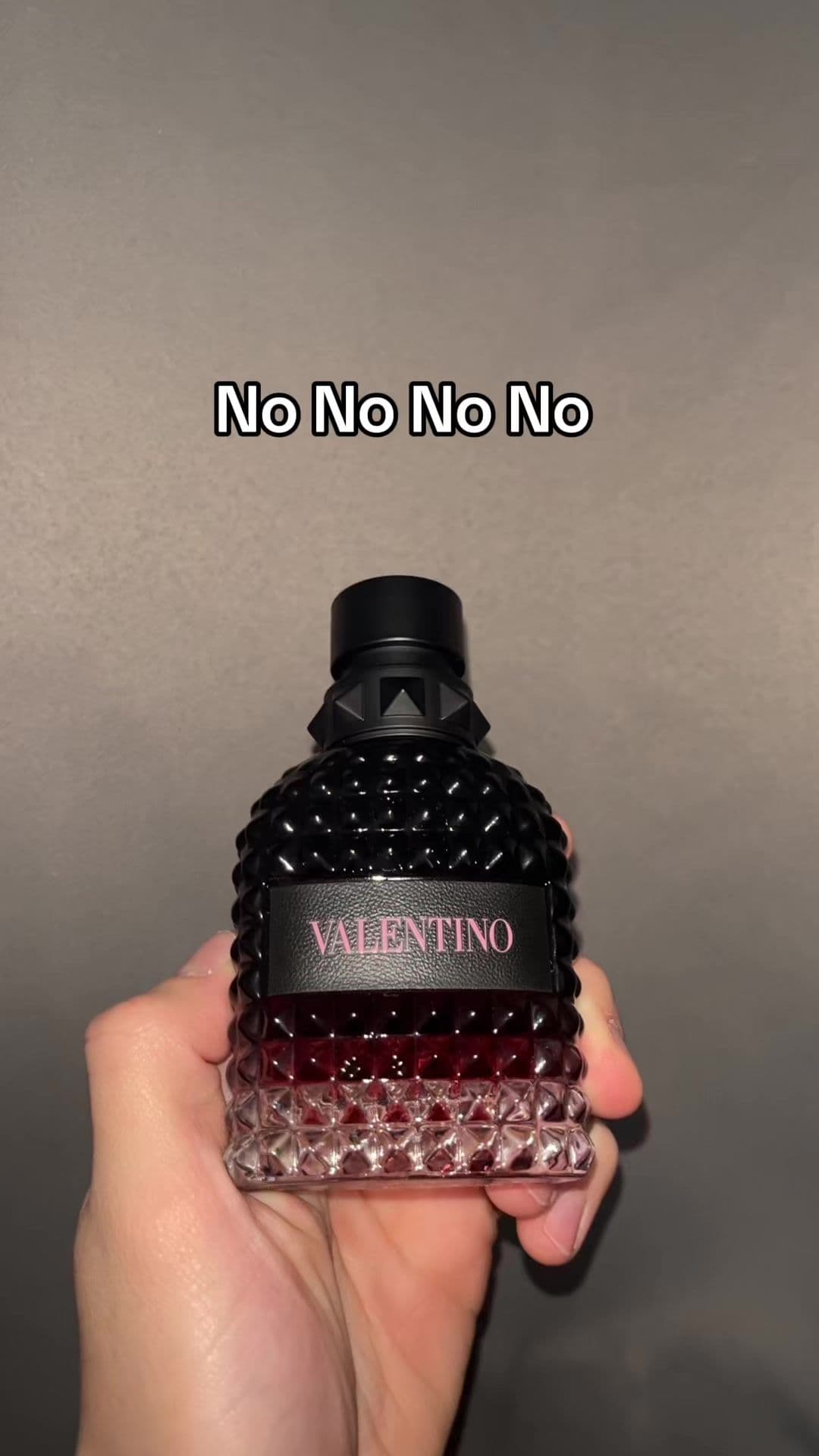 Recently picked up Valentino Uomo Born In Roma Intense and I can confirm its a 10/10 - - - - #menscologne #fragrance #cologne #bestcolognesformen #bestfragrances #bestfragrancesformen #cologneformen 