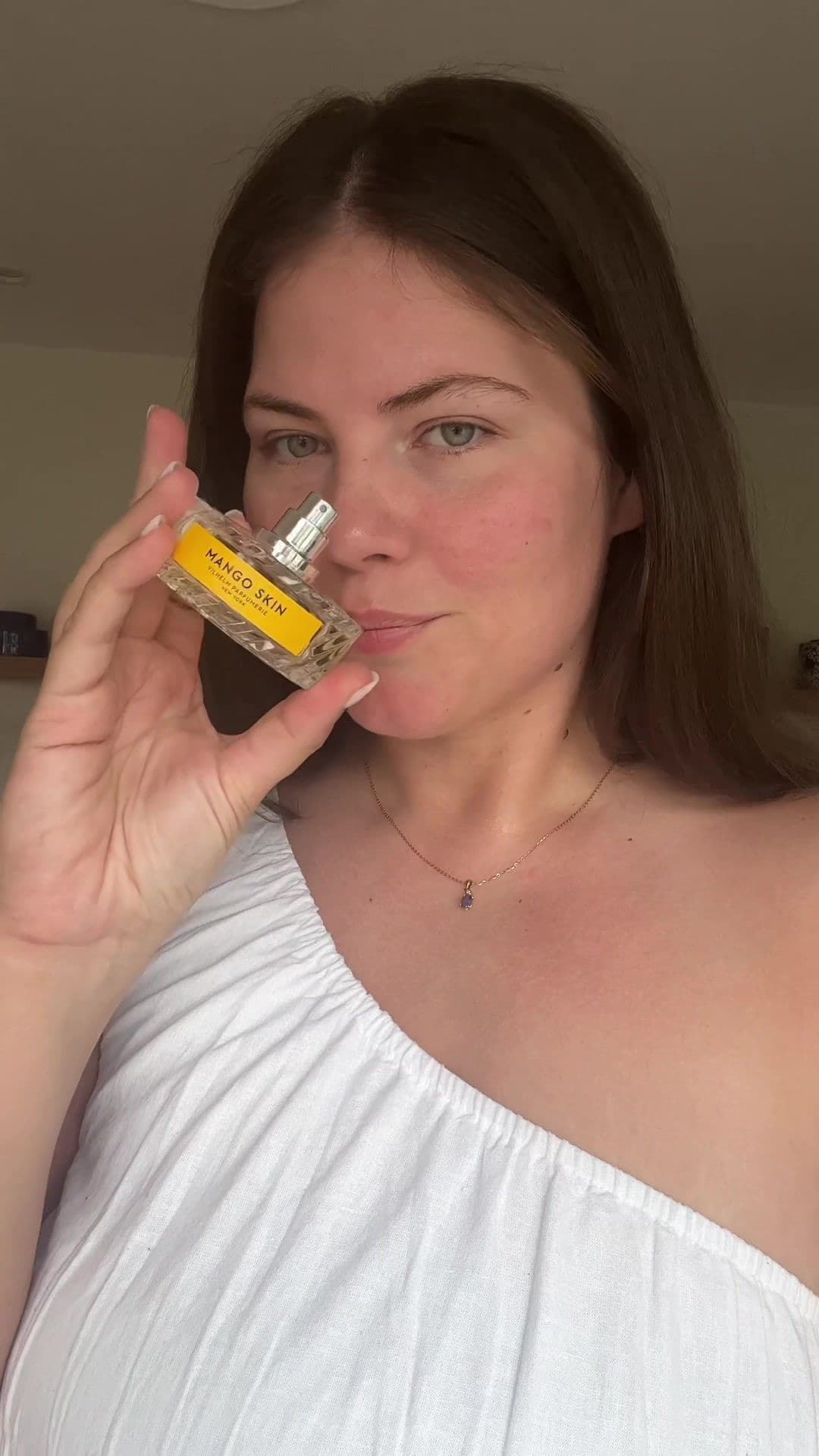 Mango Skin is my go to summer scent, 1000% worth the money 🥭🥭🥭 #mangoskin #vilhelmparfumerie #meccabeauty #summerfragrance 