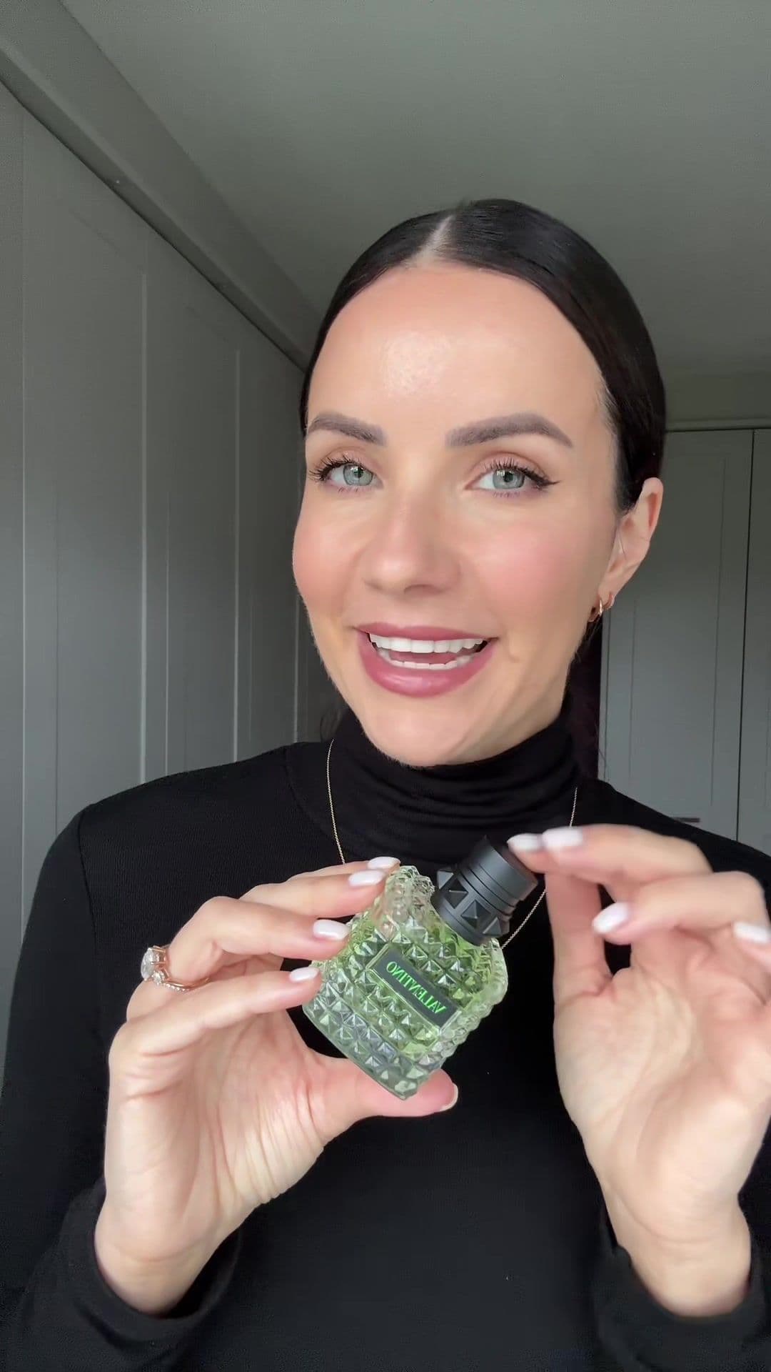 Valentino - Donna Born in Roma, Green Stravaganza Perfume ✨ The latest perfume launch from @Valentino.Beauty features jasmine, vanilla and tea!  Have you tried this new designer perfume launch yet? @Community X SEEN @muglerofficial @viktorandrolf_fragrances   #communityxseen #pradabeauty #fragrance #valentinodonnaborninroma #greenstravaganza #perfumetiktok #fragrancetiktok #perfume #fragrance #sotd #vanillaperfume #gourmandperfume 