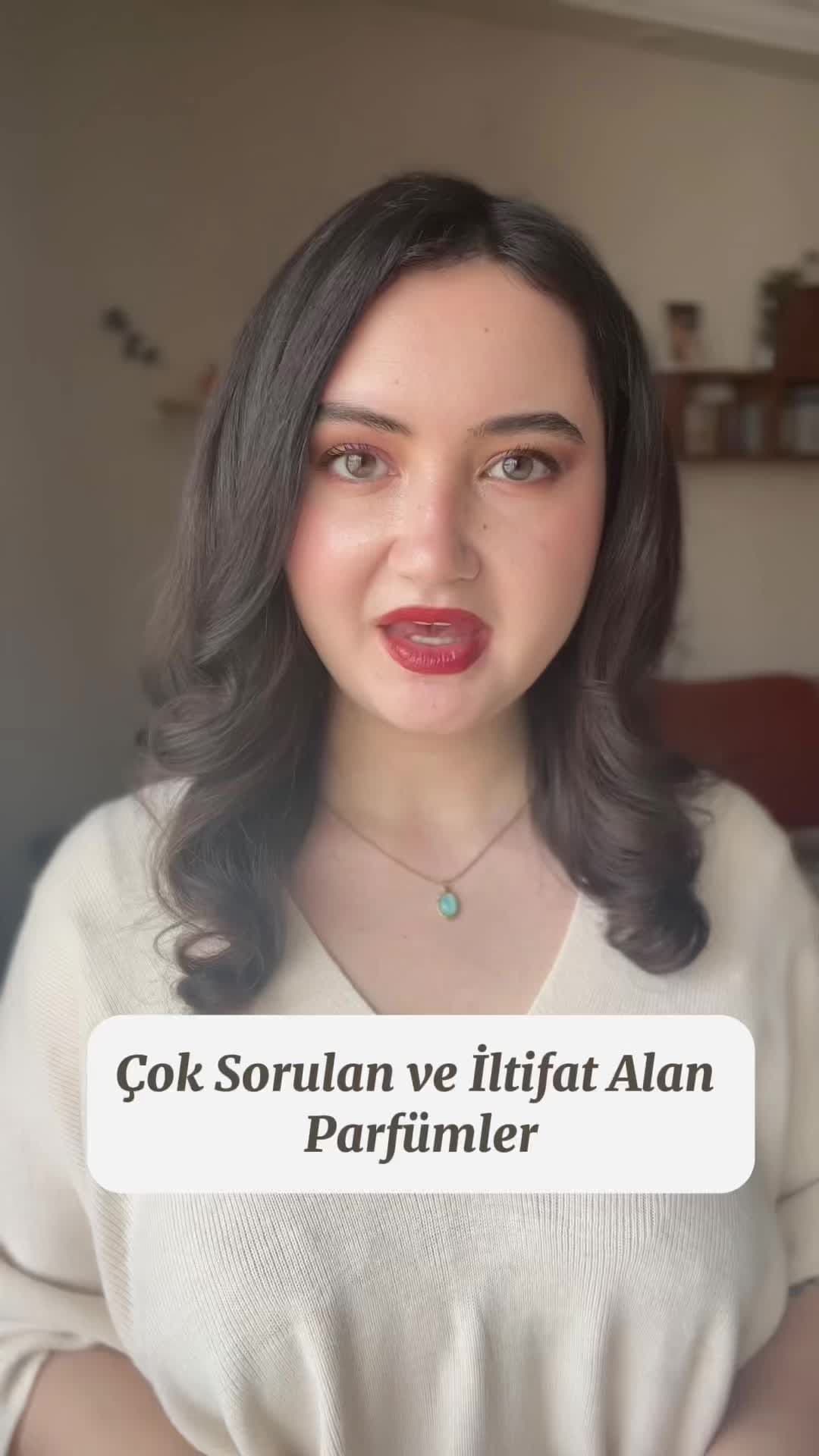 Sizin en çok sorulan ve iltifat alan parfümünüz hangisi ? Yorumlara yazarsanız çok sevinirim 🫶🏻 #parfüm #parfümler #parfümönerisi #parfumtiktok #parfümyorumları 