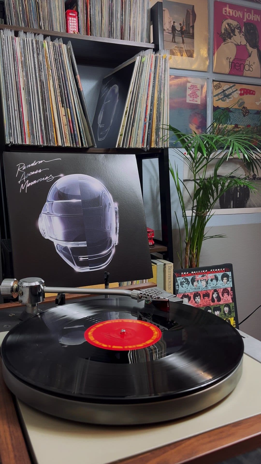 Instant Crush by @Daft Punk feat. Julian Casablancas from the « Random Acces Memories » Album 10th Anniversary EDITION realeased in 2023. 🤖 #vinyl #vinylrecords #vinylcollection #music #daftpunk 