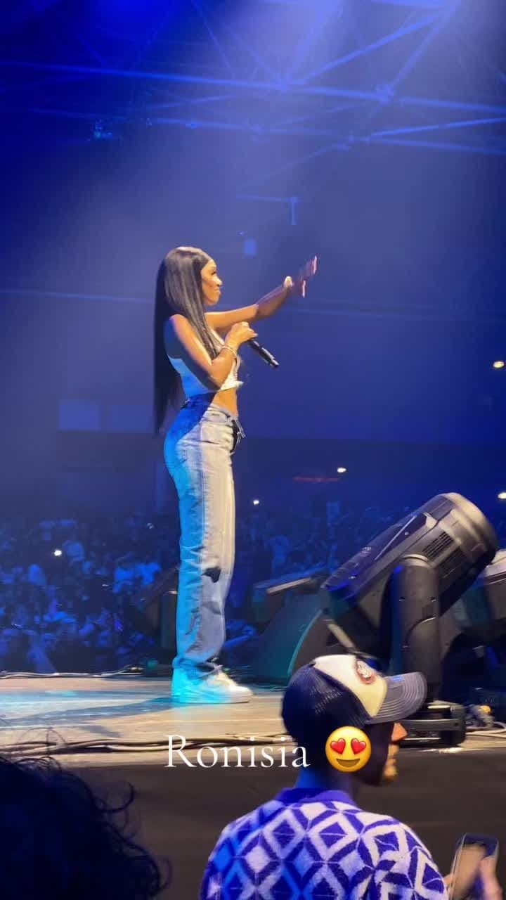 LA CAPITALE ✨ @Ronisia #zenith #paris #🇫🇷 #fypシ #concert #pourtoi #zenithlavillette #lacapitale 