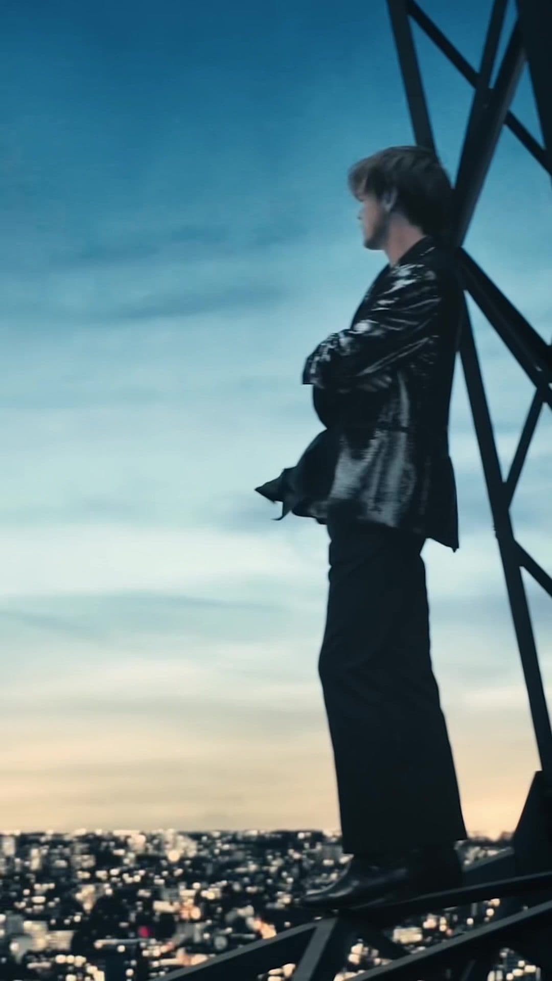 Charlie Heaton encapsulates the magnetic thrill of the new PHANTOM Intense. ​ #PhantombyRabanne   ​ #RabanneParfums ​