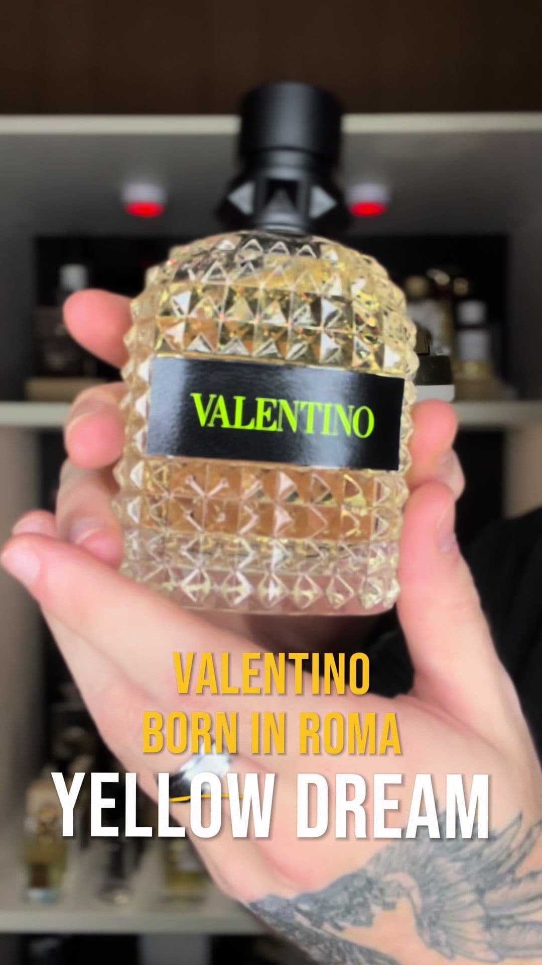 Dreamy 😴 #fragrance #perfume #fragrancereview #fragrancelover #perfumereview #perfumelover #fragrancearmy #fraghead #valentino #borninroma #designerfragrance 