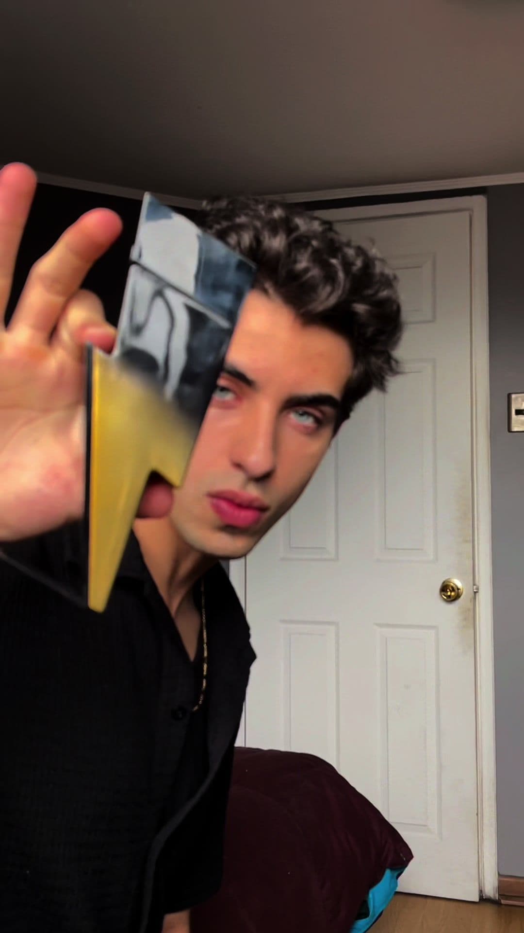 Un GRWM rapidito con #BADBOY de @Carolina Herrera Si aún no saben que regalar el día del padre este perfume los va a salvar 😮‍💨 #fyp #parati #chile #grwm #perfume #carolinaherrera #diadelpadre  