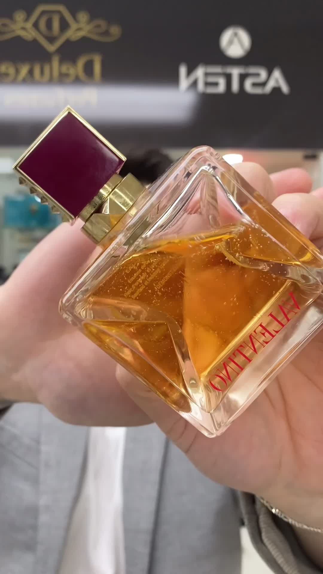 ✨ Valentino Voce Viva Intensa ✨ #perfume #deluxeperfumes #perfumetiktok 