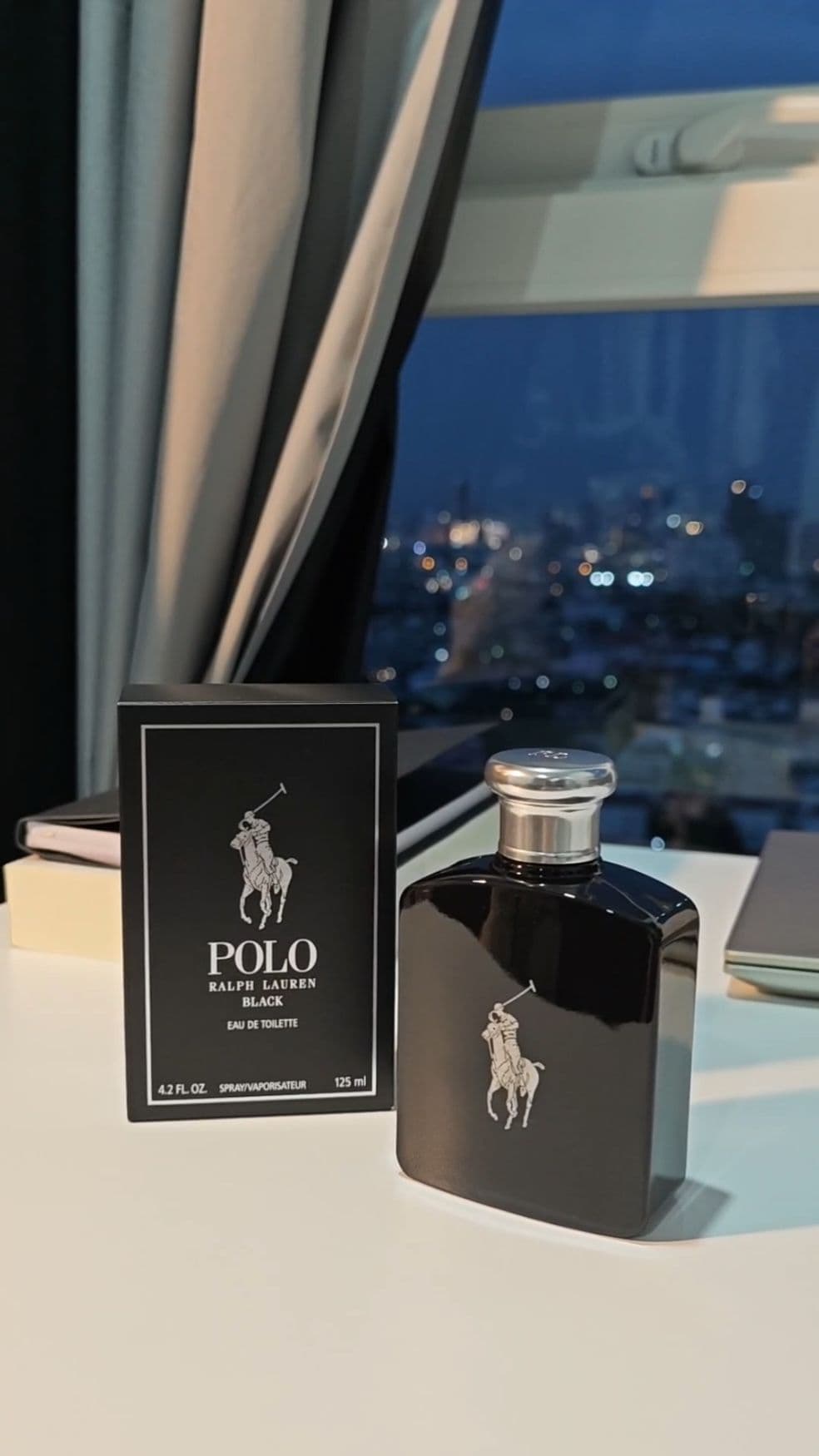 POLO Ralph Lauren BLACK EDT 🖤 กลิิ่น Woody Fresh หอมเข้ม มี Green Tone มาตัดความหวานของกลิ่นดอกไม้ โดยรวมให้กลิ่นสะอาด นุ่ม สดชื่น สดใส ใช้ได้ทั้งผู้ชายและผู้หญิงเลยค่ะ ✨  #poloralphlauren #ralphlauren #knowwhereshop #น้ําหอม #น้ําหอมโปโล #โปโล #รีวิวน้ําหอม #รีวิวน้ําหอมผู้ชาย #รีวิวน้ําหอม 