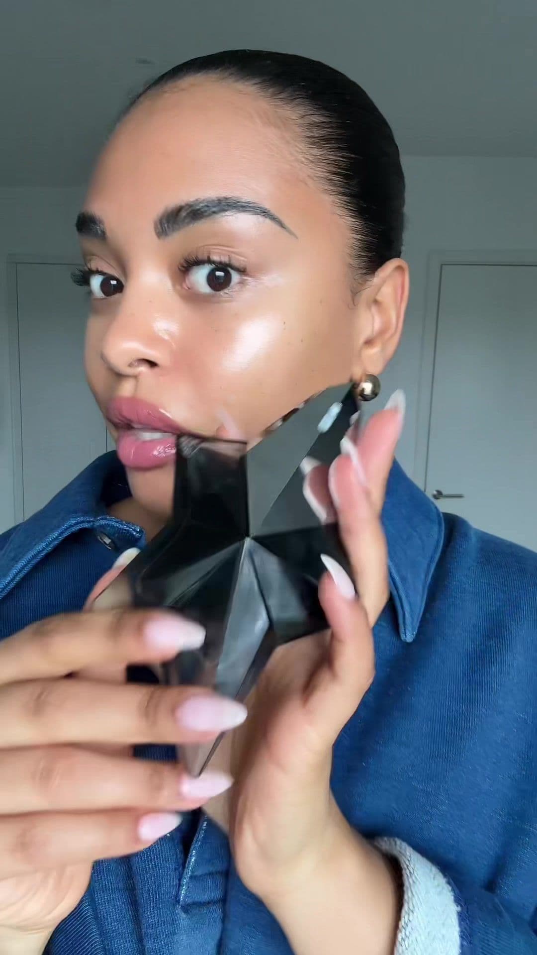 The perfect fall scent for all my @Mugler lovers! This scent is very ambery but fruity at the same time 🌟 #fragrance #angelfantasm  @Community X SEEN 