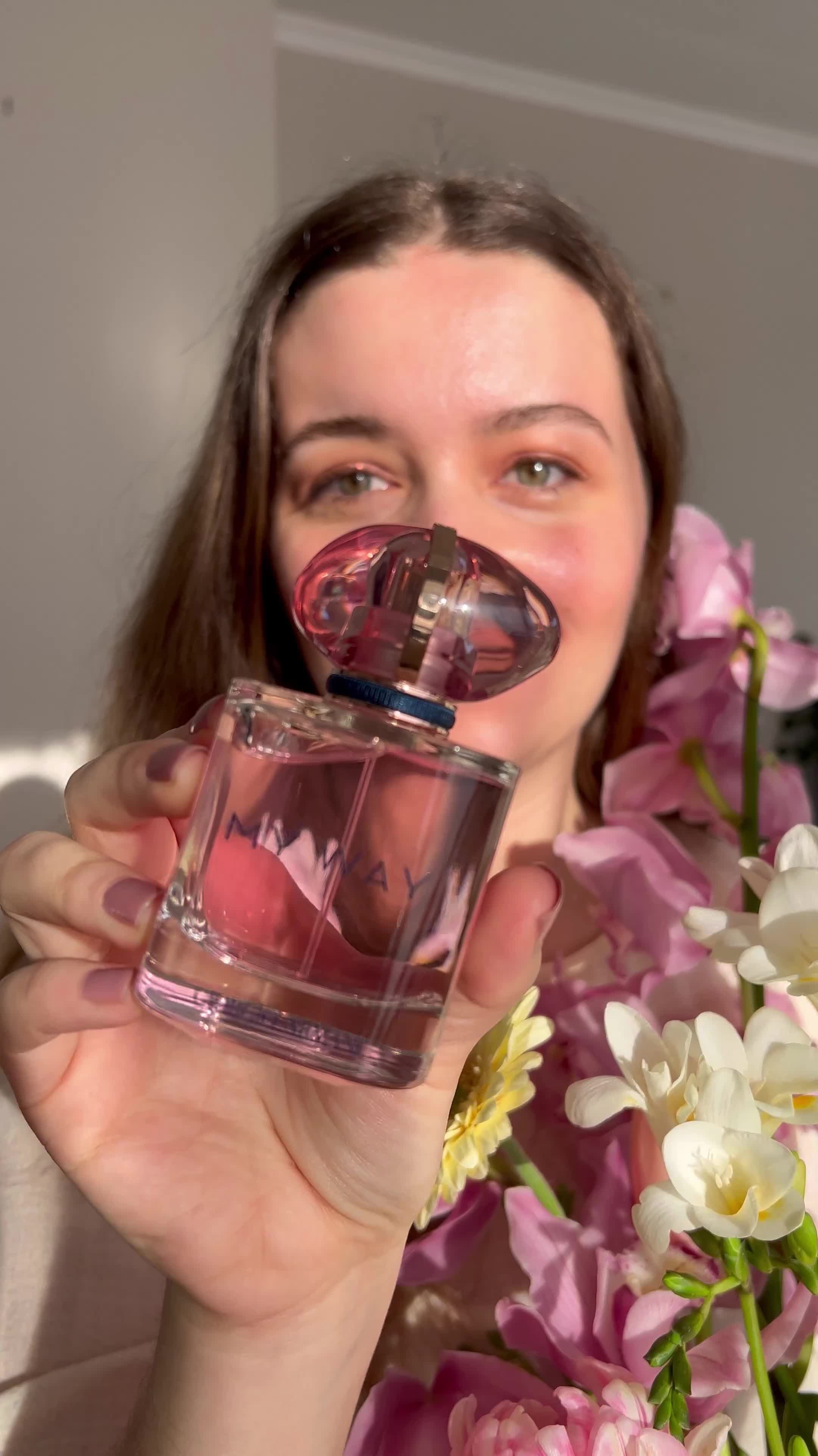Today’s #sotd is My Way Nectar @Armani beauty 💓🥹  PR sample with no obligations  #armanimyway #mywaynectar #mywayperfume #tuberoseperfume #armaniperfume #nzbeautyblogger #todaysperfume #nzperfumeinfluencer #perfumecontentcreator 