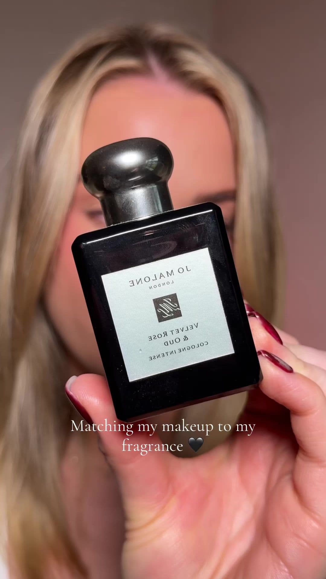 Matching my makeup to my fragrance👇🏻🤎 This is my go to Autumn fragrance, such a beautiful warm rose scent with a hint of oud 🍁 @Jo Malone London Velvet Rose & Oud Cologne Intense Available at @lookfantastic @cultbeauty @sephorauk @theofficialselfridges  Makeup details: @Huda Beauty Pretty Grunge Palette @Estée Lauder Double Wear Eyeliner (Kohl Noir) @rimmellondon Thrillseeker Extreme Mascara *Some makeup products were kindly gifted, fragrance purchased by myself* Follow @charlottebirdx_ for more 🤎 #fragranceoftheday #autumnmakeup #jomalonelondon #hudabeautyshop