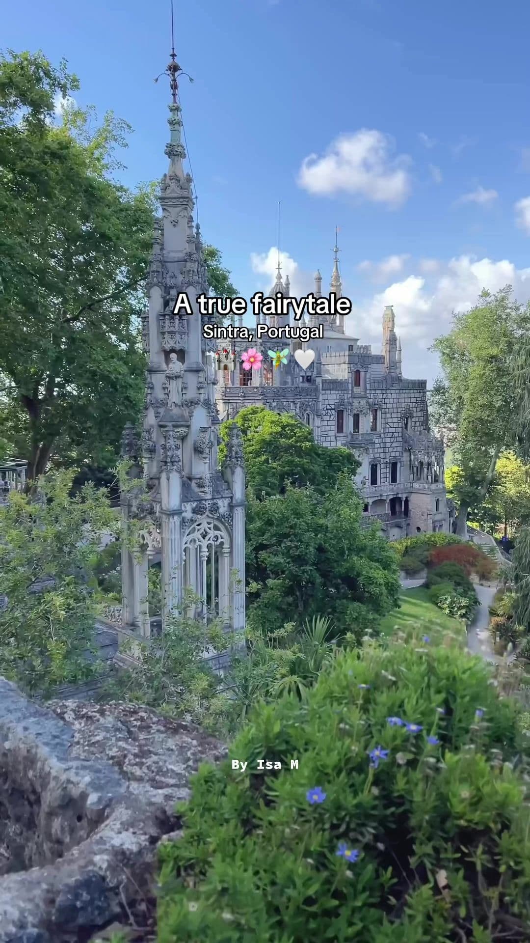 Sintra 😍 🏰 🌿 🌸 🧚 🤍 Just 40 min by train from lisbon ✨ #sintra #lisboa #lisbon #traveltiktok #foryoupage #foryou #fyp 