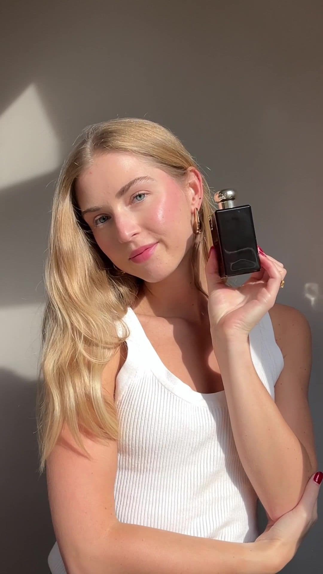 Jo Malone Hinoki and Cedarwood honestly embodies the warmth and comfort of cozy season!!! Perfect if you’re a through and through Autumn girlie like me 🍂 @Jo Malone London  #Autumn #JoMaloneLondon #cosyseason #Autumnscent #autumnaesthetic #ad #elcemployee