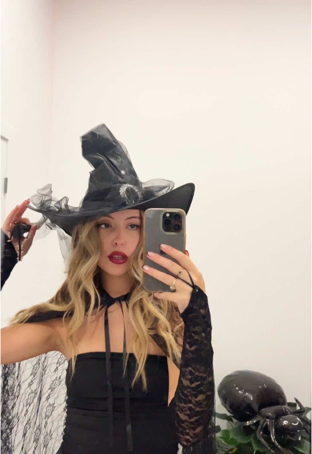 I put a spell on you 🔮🕯️🌚 #halloween #witch #costume #costumeideas #october 