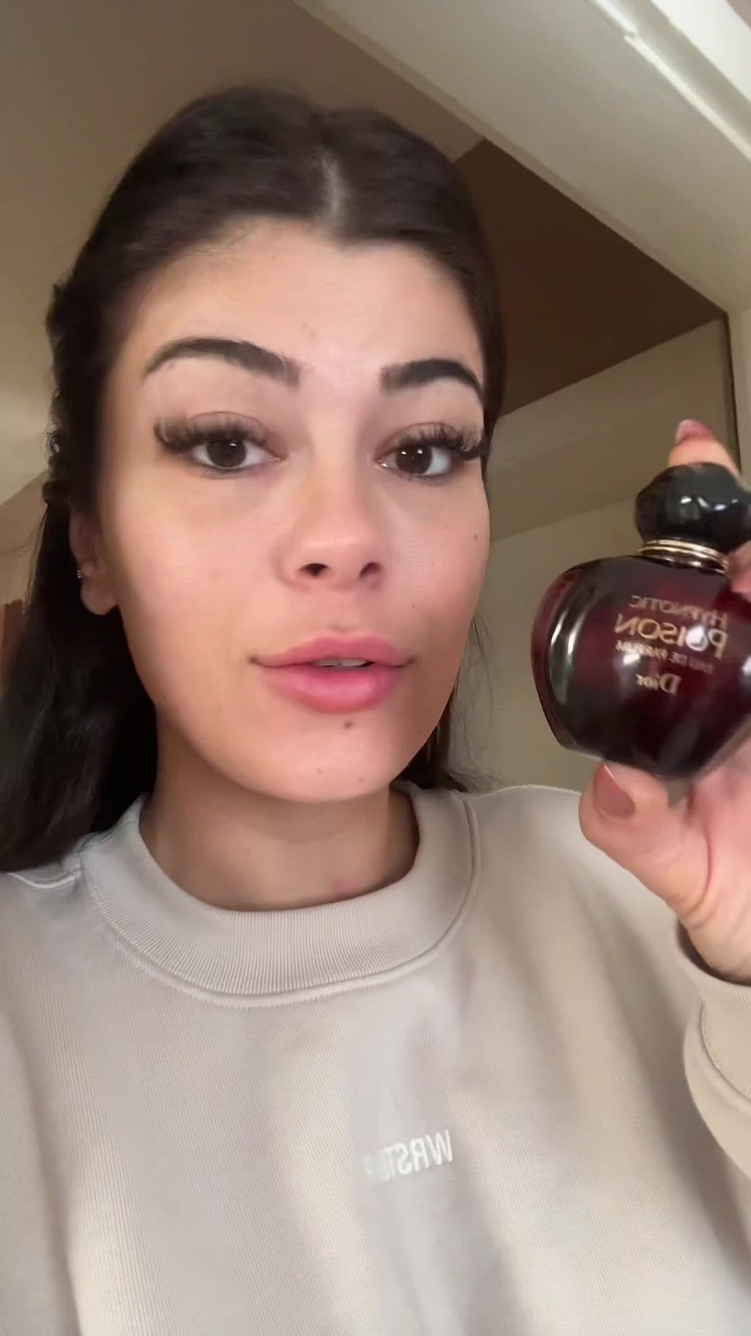 Bitte nicht leer kaufen, brauche ihn noch🥹♥️ #parfumviral #parfum #beautytips #feminineenergy #aura #parfumtiktok #parfüm #fyp #fürdich #hypnotic #hypnoticpoison keine Werbung 