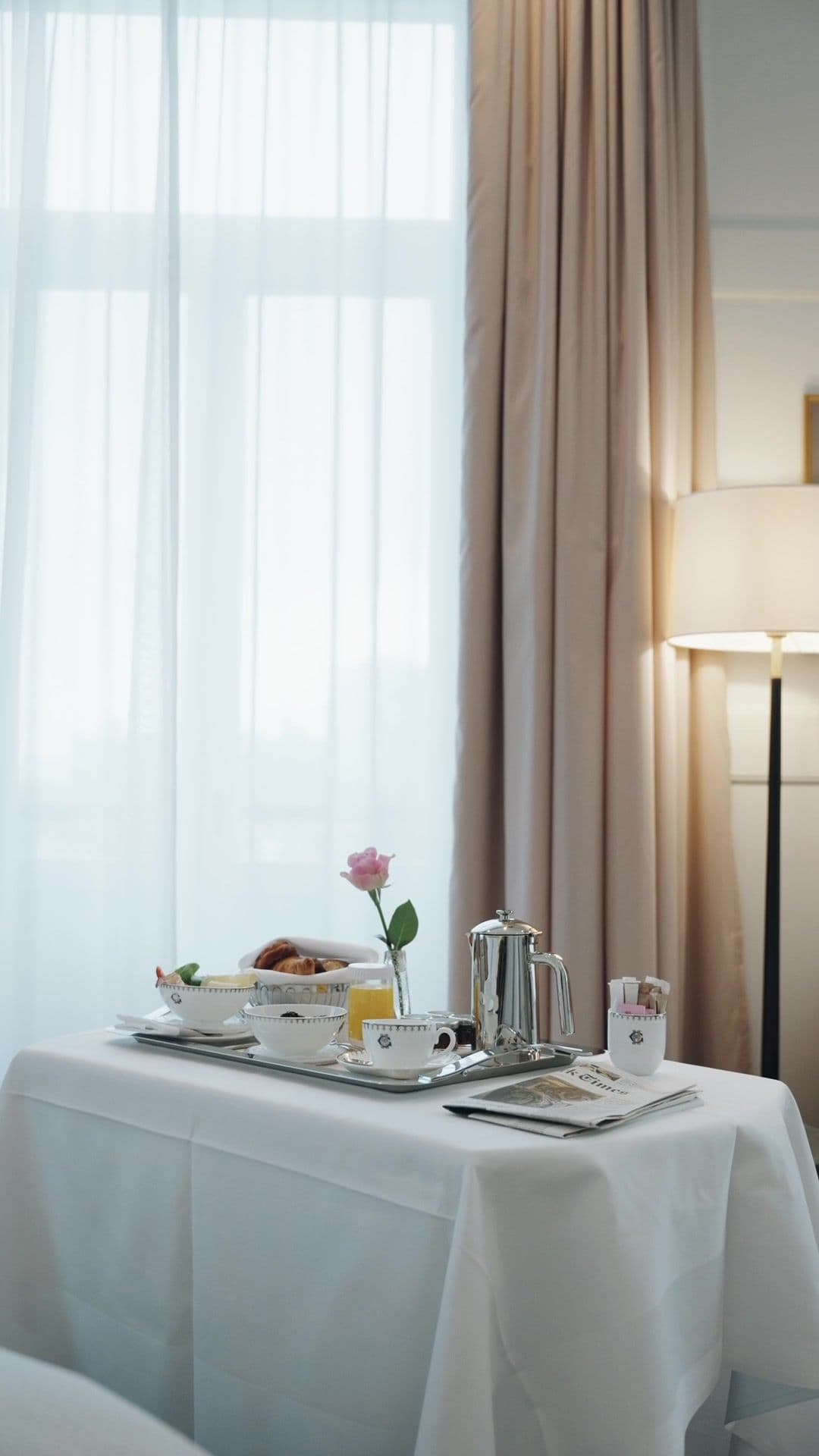 Let room service make your morning exceptional. #grandhotelstockholm #grandtok #luxuryhotel #stockholm #hotellife #suitelife #hotelbreakfast #roomservice 