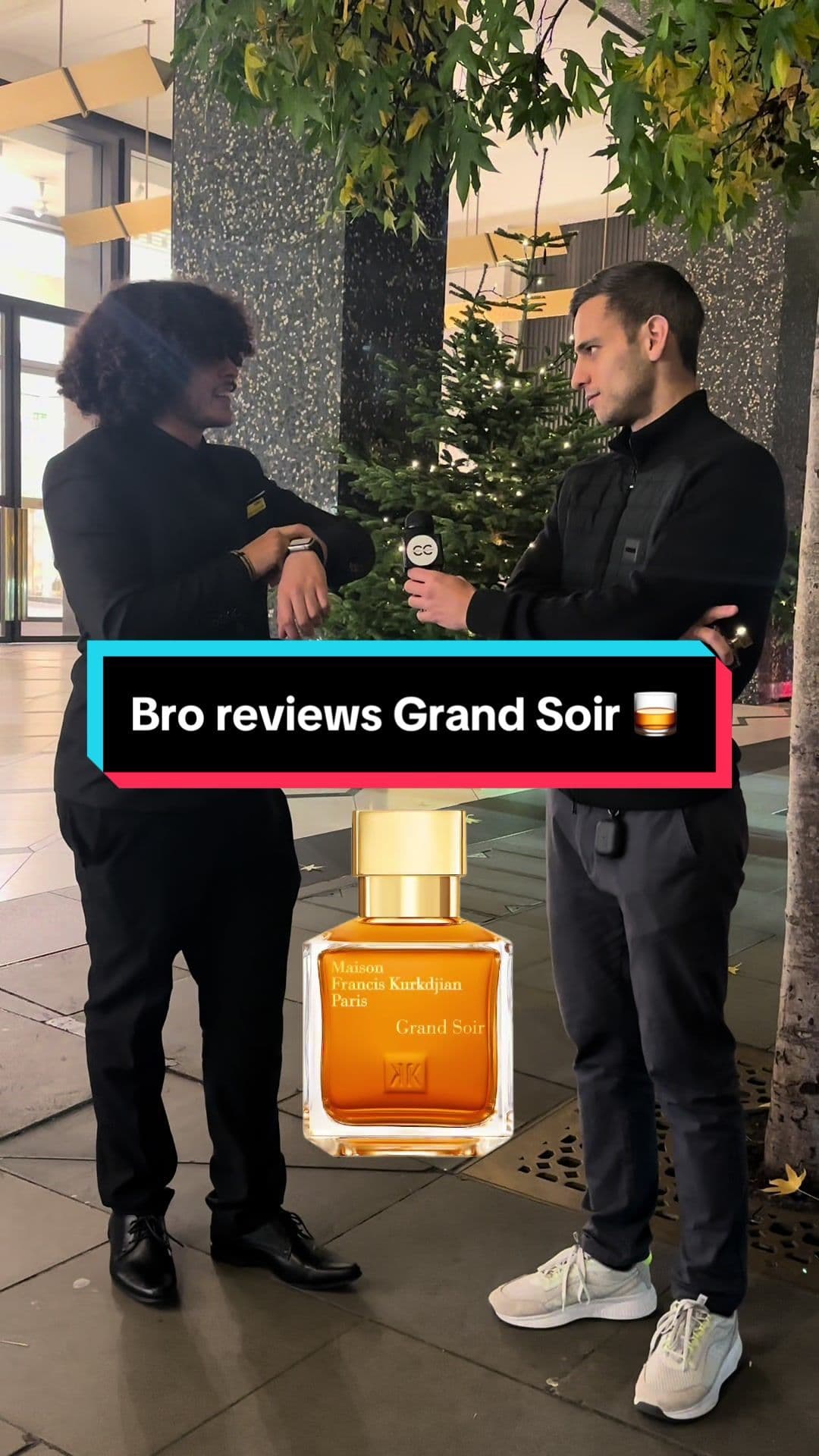 Outside Selfridges asking bro to rate Grand Soir by Maison Francis Kurkdjian. IMO its an amazing winter fragrance ❄️ ☃️  It’s boozy, woody and ambery with rich raw vanilla accords. Almost like a fancy smokey & sweet bourbon 🥃  #grandsoir #maisonfranciskurkdjian #fragrancereview #perfumereview 