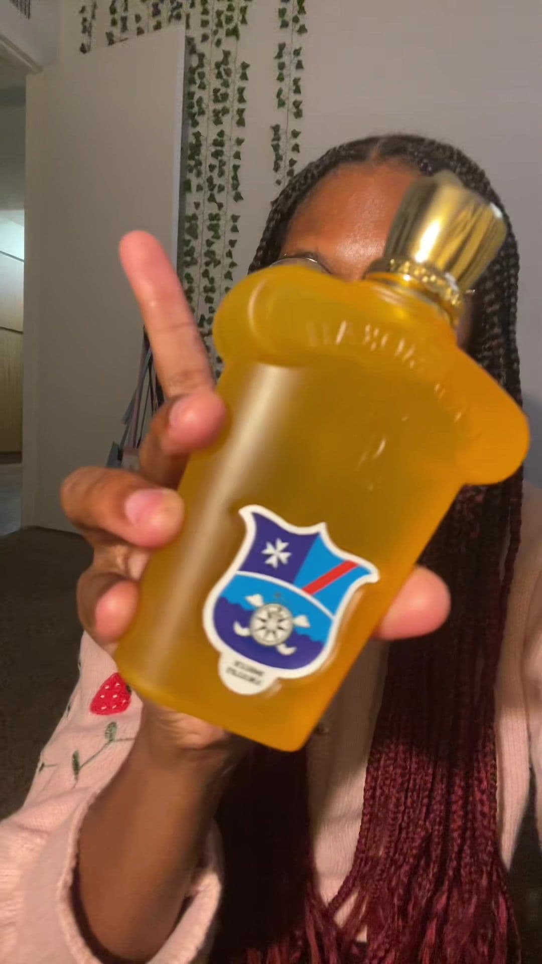 Love at first sniff💛##perfumecollecter #perfumereview #perfumecollection #perfumetok #fragrancetok #fragrance #fyp #foryoupage #perfume #fragrance #casamorati #xerjoff #dolceamalfi #casamoratidolceamalfi #xerjoffdolceamalfi 