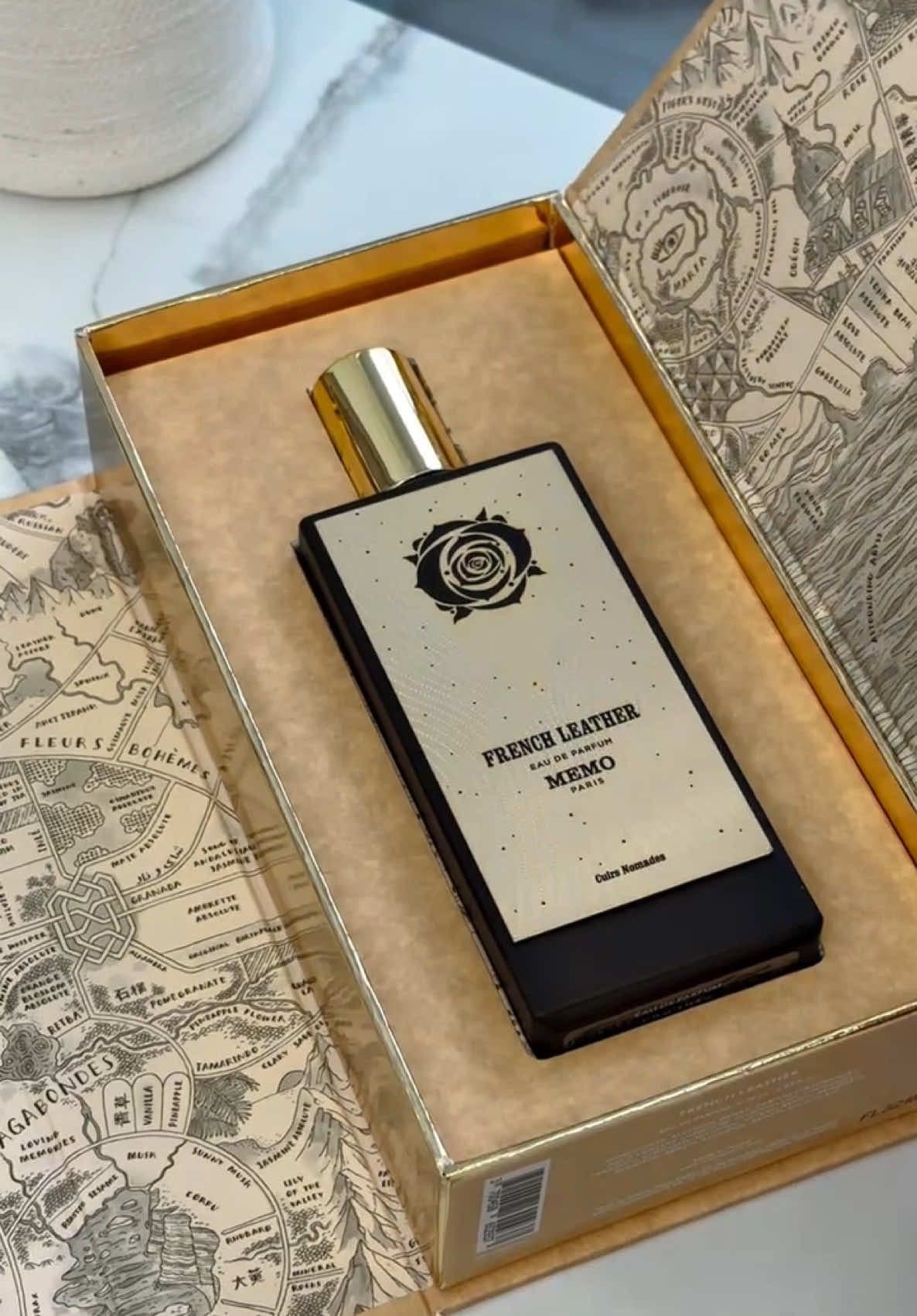 Идеальный аромат French Leather из коллекции Cuirs Nomades — самый чарующий и стильный в линейке кожаных парфюмов MEMO Paris. Французы — как мужчины, так и женщины — известны безупречным вкусом, который ощущается в духах «Френч Лезер». Знаменитый парфюмер Алиенор Массене соединила запах кожи с кедром, можжевельником, цветами, добавила к ним пряные и цитрусовые ноты — и получился аромат-шедевр. Лайм дарит свежесть и кислинку, можжевельник — терпкость хвойных нот. Розовый перец и мускатный шалфей искрятся нотами энергии и позитива. Тонкий аромат розовой воды легко касается нежнейшей замши, чья мягкость может посоперничать и с бархатом. Финал струится смолами и хвоей кедра, сияет шелковистым мускусом. Стоимость: 5мл: 7680тг; 10мл: 15.360тг; 75мл: 115.190тг; По дисконту: 6912тг; 13.824тг; 103.671тг;