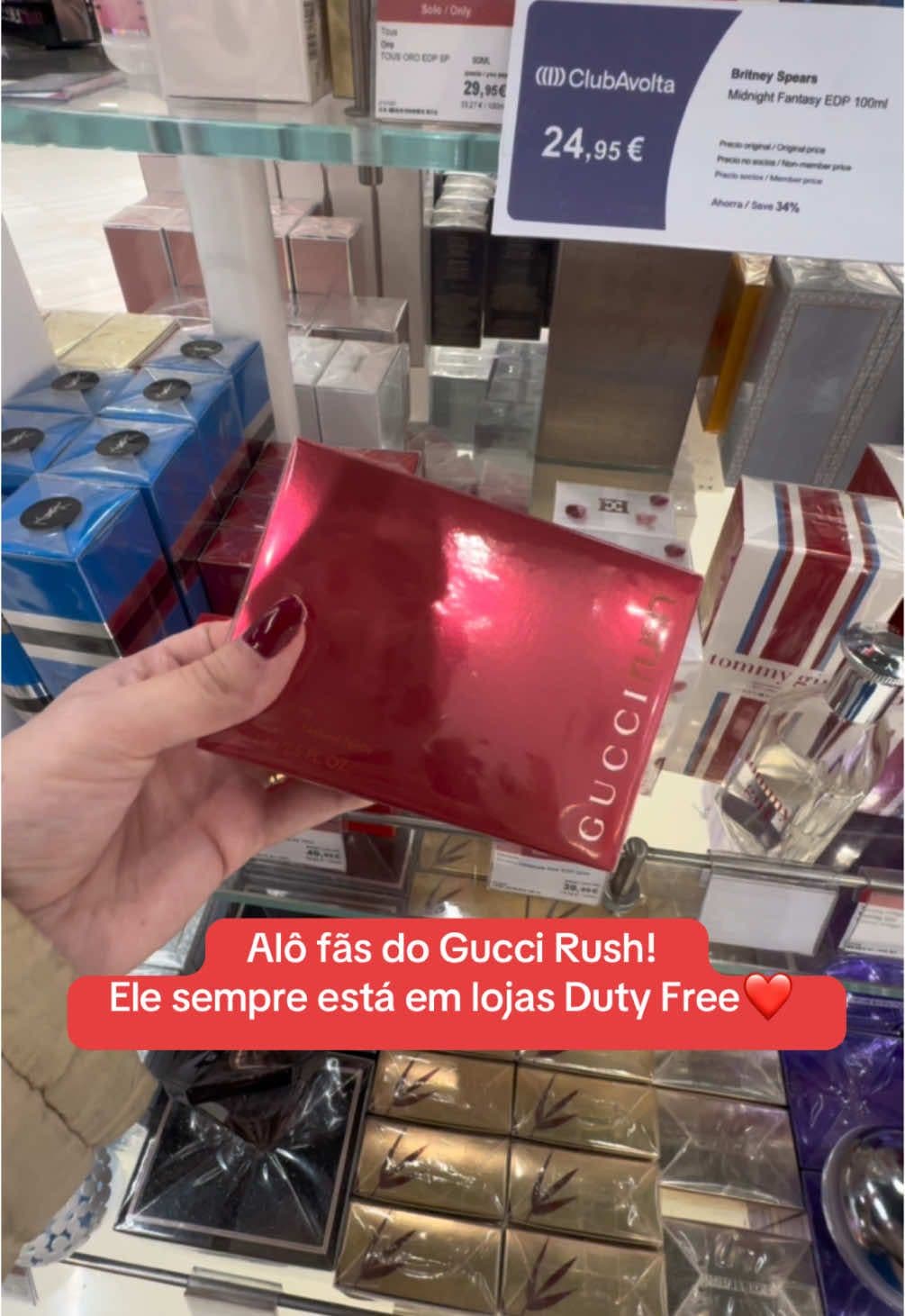 Há muitas fãs dessa belezura no mundo achando que ele não existe mais porem noe dois ultimos anos vi o Gucci Rush  em várias lojas da Duty free nos aeroportos aqui na Europa, principalmente na España e na França! ❤️ #perfumes #perfumesdescontinuados #perfumetok #gucci #guccirush