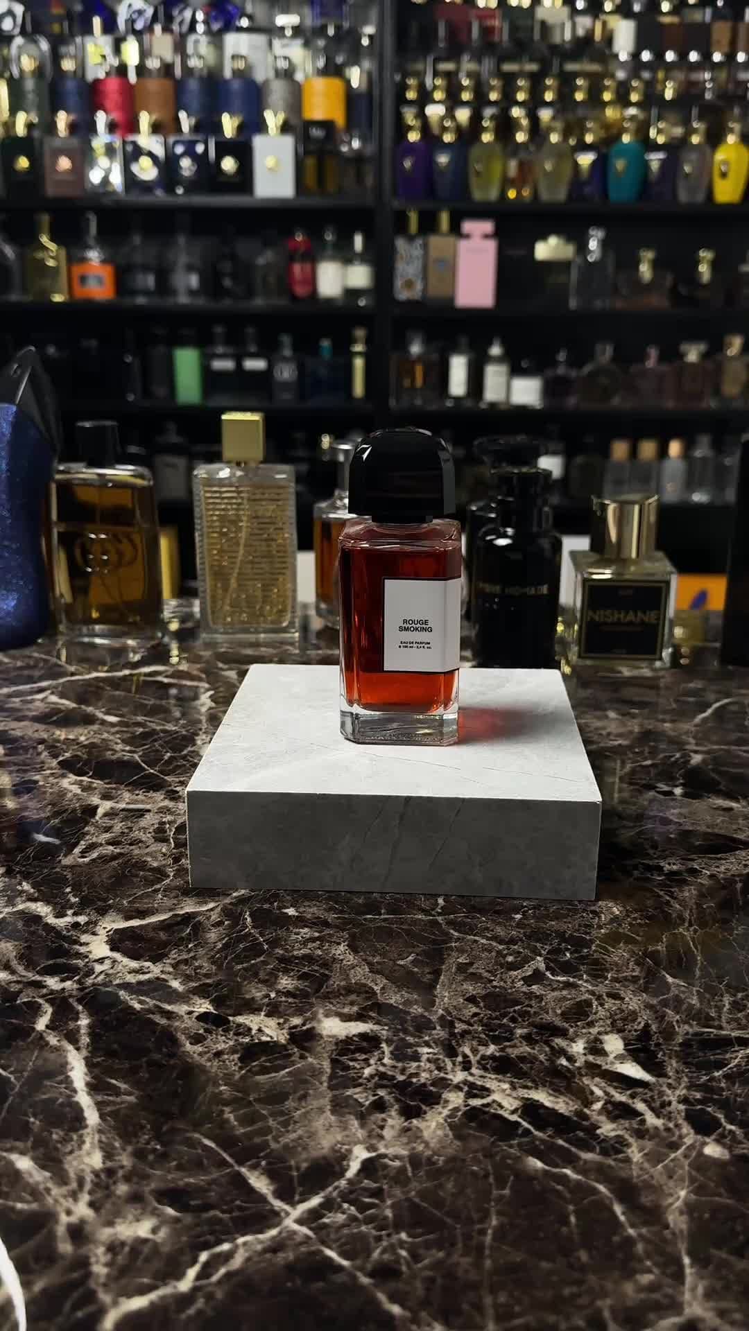 روج سموكنق من بي دي كي  Rouge Smoking BDK صدر عام 2018.  Amelie Bourgeois قام بتصميم هذا العطر. إفتتاحية العطر      الكرز, الفلفل الوردي و البرغموت;  قلب العطر :  قشور الفانيليا السوداء, الهيلوتروب و زهر البرتقال; قاعدة العطر : تتكون من حبوب التونكا, أخشاب الكشمير, المسك الأبيض, الأمبروكسان, البنفسج و اللابدانوم. #عطور #عطورات_رجالية #عطورات_رجالية_نسائية #عطور_نسائيه  #جورجينا #عطورات #عطورات_رجاليه_فخمه #عطورات_فخمه #رابطه_عشاق_العطور #عطر_الصيف  #لافيرن #رابطة_عشاق_العطور #عطر #عطورات_عربيه_وفرنسيه #عطري #عطوري #عطورات  #الرياض #جدة #جده #السعودية #الرياض_الآن #الدمام #قطر #الدوحة #الكويت #الامارات #الإمارات #دبي #الشارقة #الشارقه #ابوظبي #عمان #عطر #الهلال #النصر #الاتحاد #الشتاء #عطورات #عطوري 