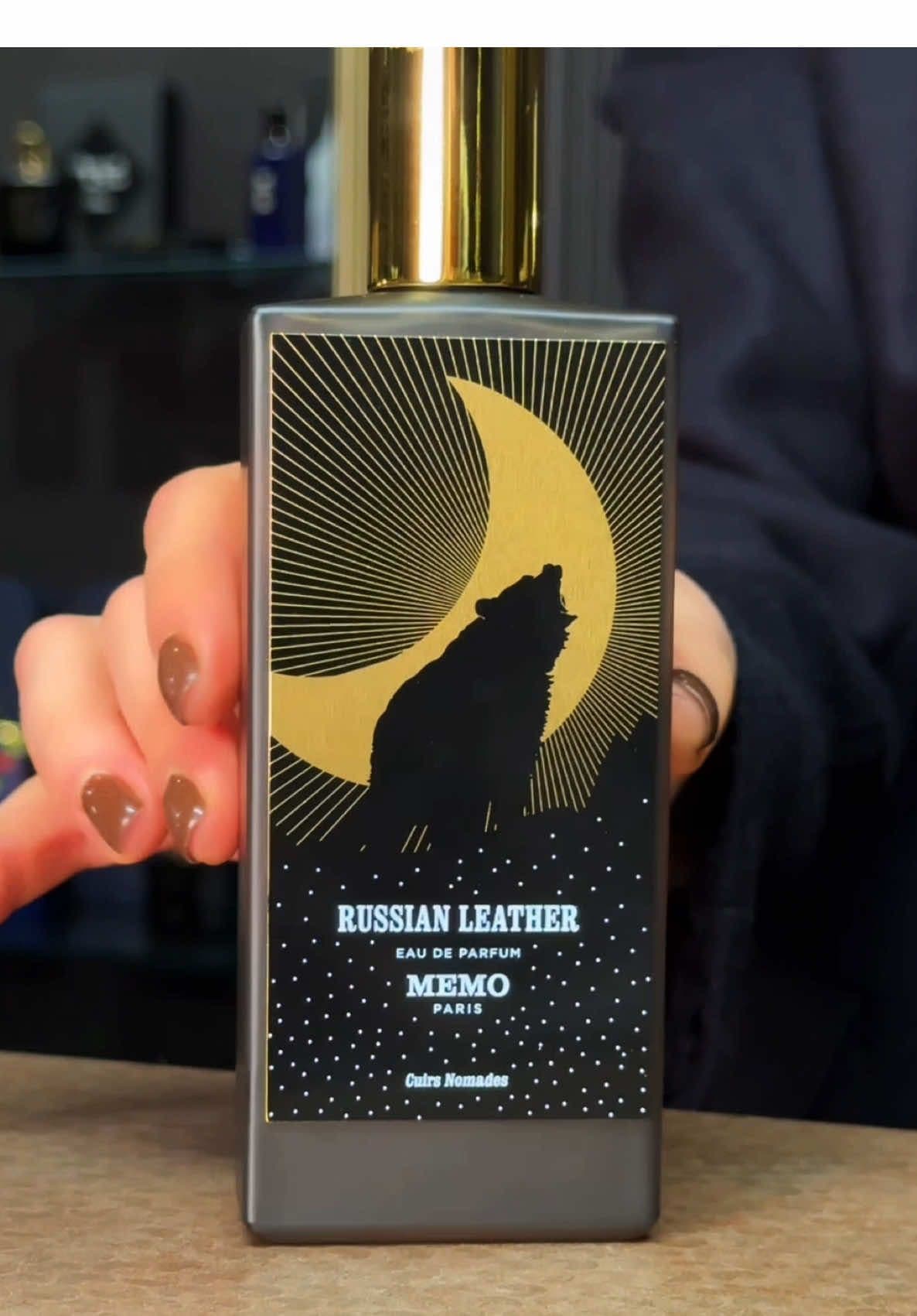 Memo RUSSIAN LEATHER Доступен в парфюмерном бутике MOLECULLE на распив и в полноразмерном флаконе(под заказ).  📍ул. Мстиславца 18 #парфюмерия #memo #парфюмерныйблог #обзорпарфюма #парфюмерныйгардероб #минск #нишеваяпарфюмерия #распив #подарокнановыйгод #идеяподарка 