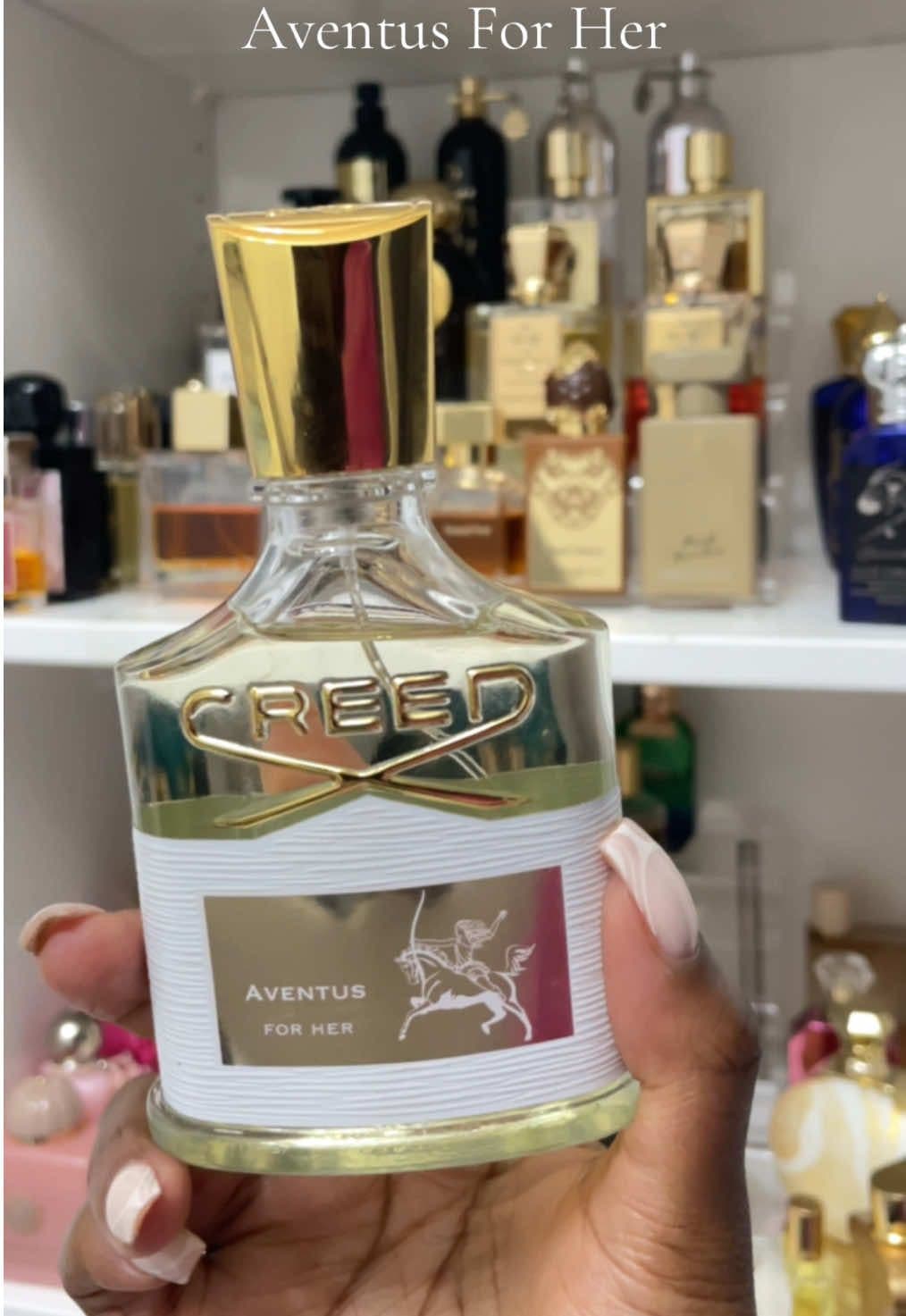 CREED - Aventus For Her✨ I’m not a huge fan of citrus scents and when I first got this fragrance I struggled to wear it in the summer. I love how this smells on other people but on my skin, in the heat, it was too much. I remember Alalipop recommended to wear citrus scents in winter and OMG I’m in love! 😍 Although Pineapple isn’t listed, that green Apple note adds a tart zinginess to scent and in the cold breeze it’s heavenly. Aventus for Her is really that girl. I am gravitating towards my fresh - citrusy scents this winter, somehow these scents really cut through the cold😮‍💨🔥 #aventusforher #citrusfragrance #perfumetiktok #creed 