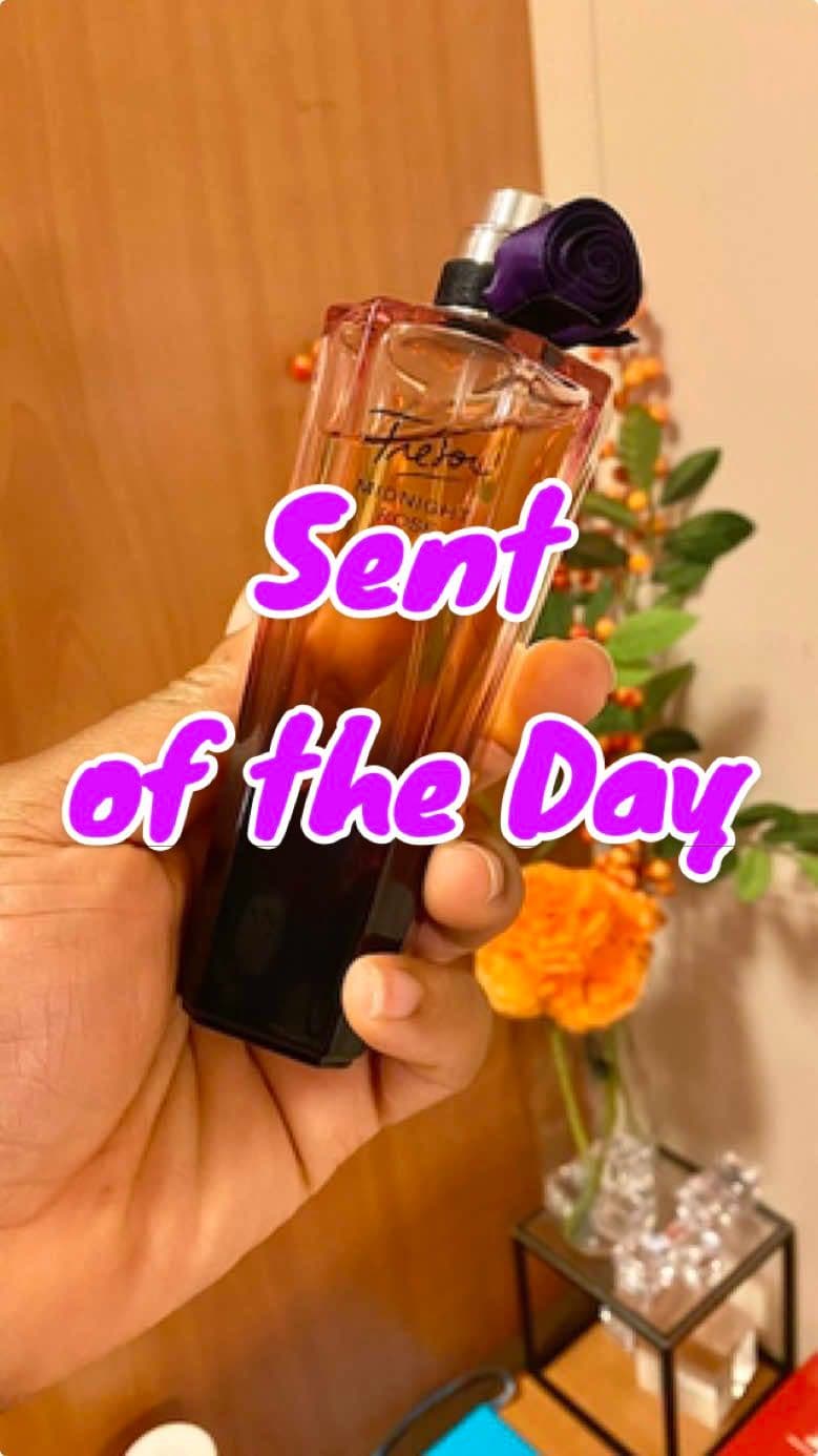 @Lancôme Tresor midnight rose is so underrated. I highly highly recommend. Its the perfect mix of fruity and floral with notes of rose, pink pepper, raspberries and vanilla. . . . . #CapCut #scentoftheday #perfumetiktok #perfumecollection 