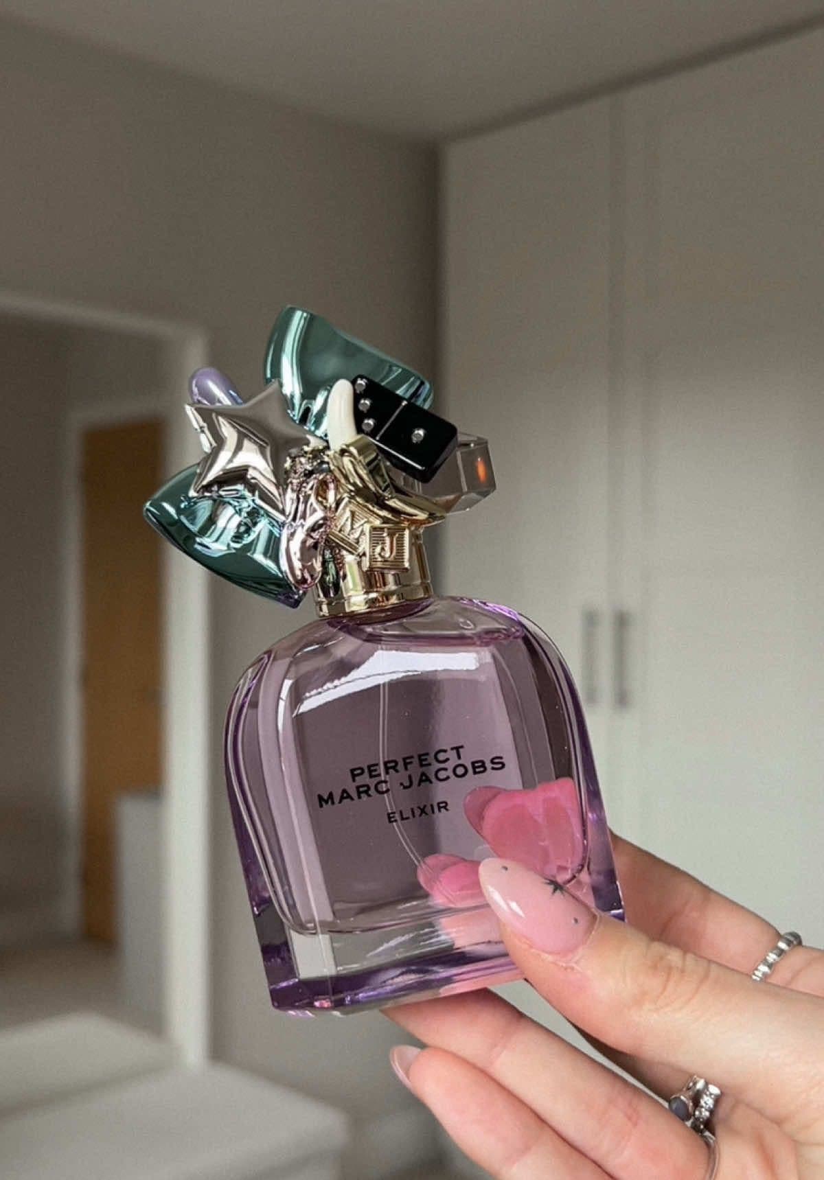 grwm using the new @MarcJacobsFragrances perfect elixir ⭐️ ad  the perfect fragrance to treat yourself to this year !!  #grwm #mjperfect #marcjacobs #marcjacobsperfect #perfume #ad 