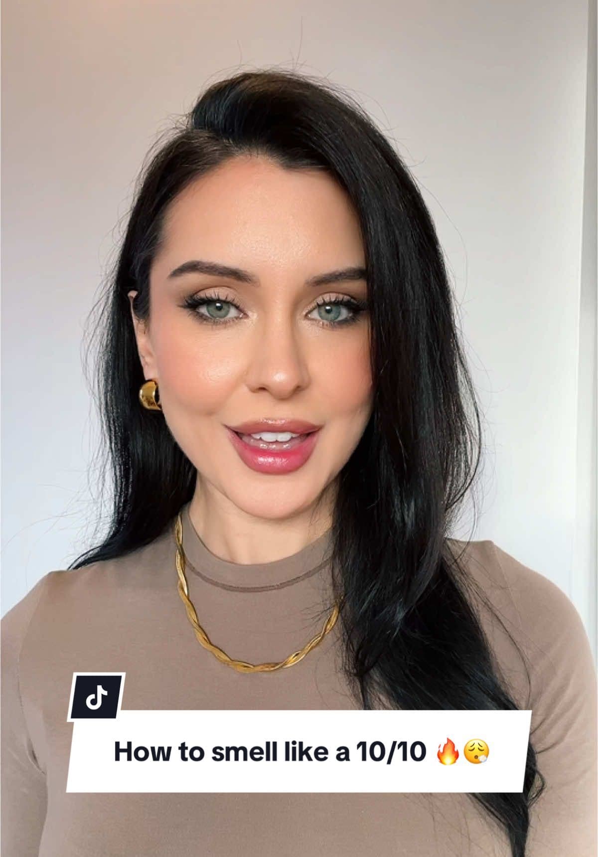 Smell like a 10/10 😍 @Valentino.Beauty Notte D’Oro (previous brand partner) @BDK Parfums Crème de Cuir  #matierepremiere Radical Rose Extrait •fragrances gifted with no obligation to post #perfume #perfumetiktok #perfumes #perfumetok #bestperfumes2025 #fragrance #fragrances #fragrancetiktok #fragrancetok #fragrancearmy #fragrancereview #fragrancereviews #perfumereview #howtosmellgood #howtosmellgoodallday #perfumereviews #nichefragrance #nichefragrances 