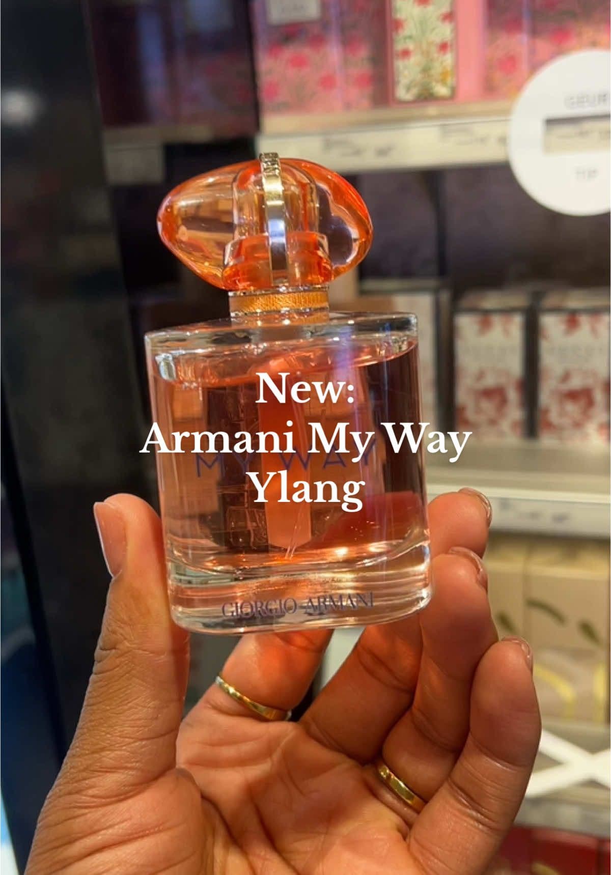 This is a gorgeous addition to the My Way line and officially the second one I like 😍  #armanimyway #armaniperfume #mywayperfume #myway #tuberose @Armani beauty 