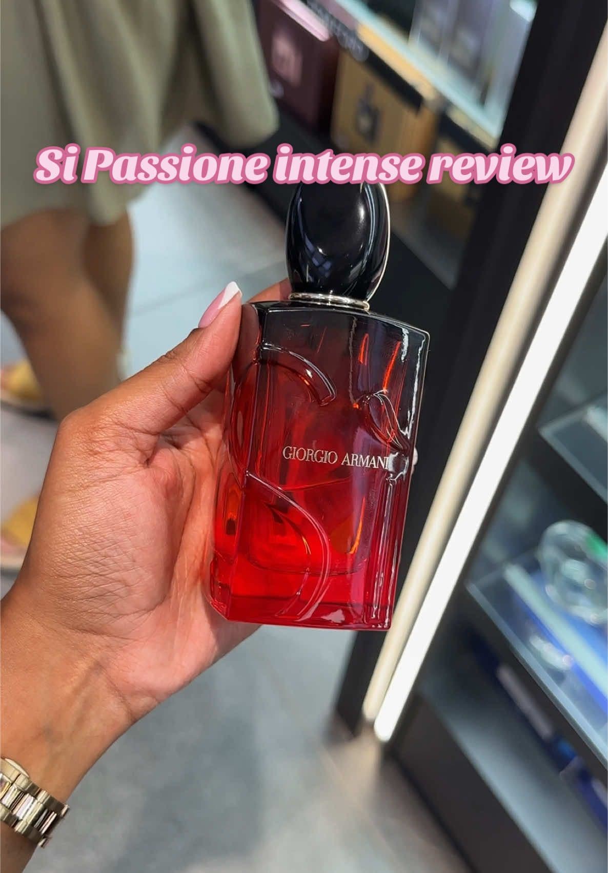 To be fair I really just wanted them to intensify that pineapple 🥲 All in all it’s a solid perfume with good lasting power and a good scent. However, if you have Valentino born in Roma or any other perfume from the Si range, you don’t need this. 