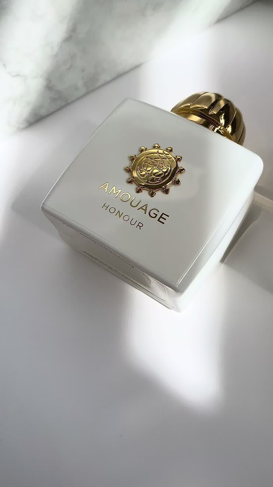 Amouage Honour Woman embodies timeless elegance with white floral notes, while Honour 43 intensifies the richness with deeper, longer-lasting warmth🤍✨ #nicheperfume #perfumerecommendations #luxuryfragrance #perfumelovers #scentofelegance #fragrancetiktok #fragrancereview #smelldivine #amouageperfume 