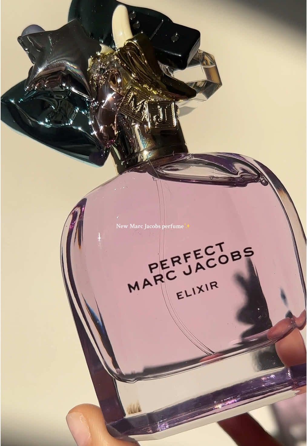 The new ‘perfect elixir’ @MarcJacobsFragrances ✨ 💜 Top Notes: Purple Rhubarb. 💜 Heart Notes: Orange Blossom. 💜 Base Notes: Amber Woods, Patchouli and Vanilla Bean Extract Gifted* • • • • • • @The Influence Room  #perfume #perfumes #fragrance #marcjacobs #perfectelixir #mjperfect