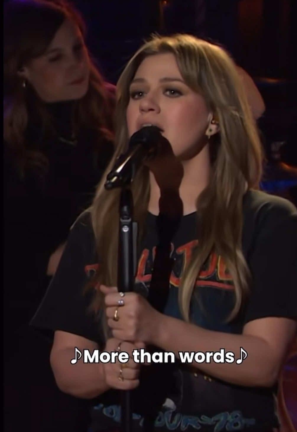 @Kelly Clarkson Show #Extreme #Cover #MoreThanWords #kellyclarkson #thekellyclarksonshow #foryoupage #foyyou #fyp #Fyp #Follow #FollowMe 