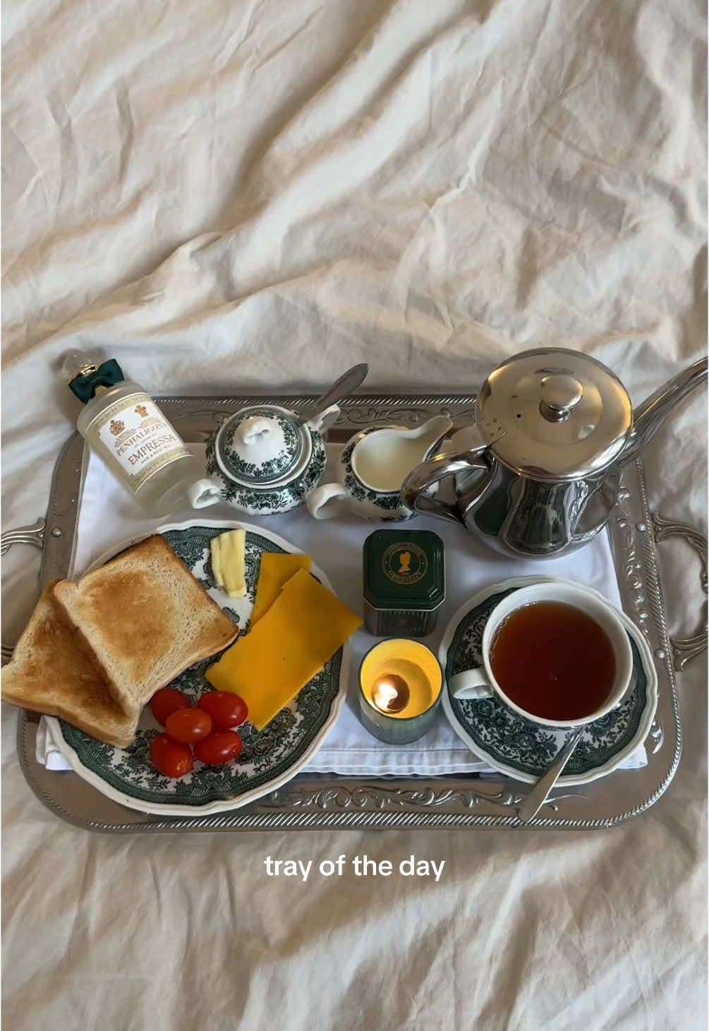 today’s scent on the tray: penhaligon’s empressa #fyp #perfume #perfumetiktok #penhaligons #penhaligonsempressa #scentonthetray #perfumetray #perfumeaesthetic 