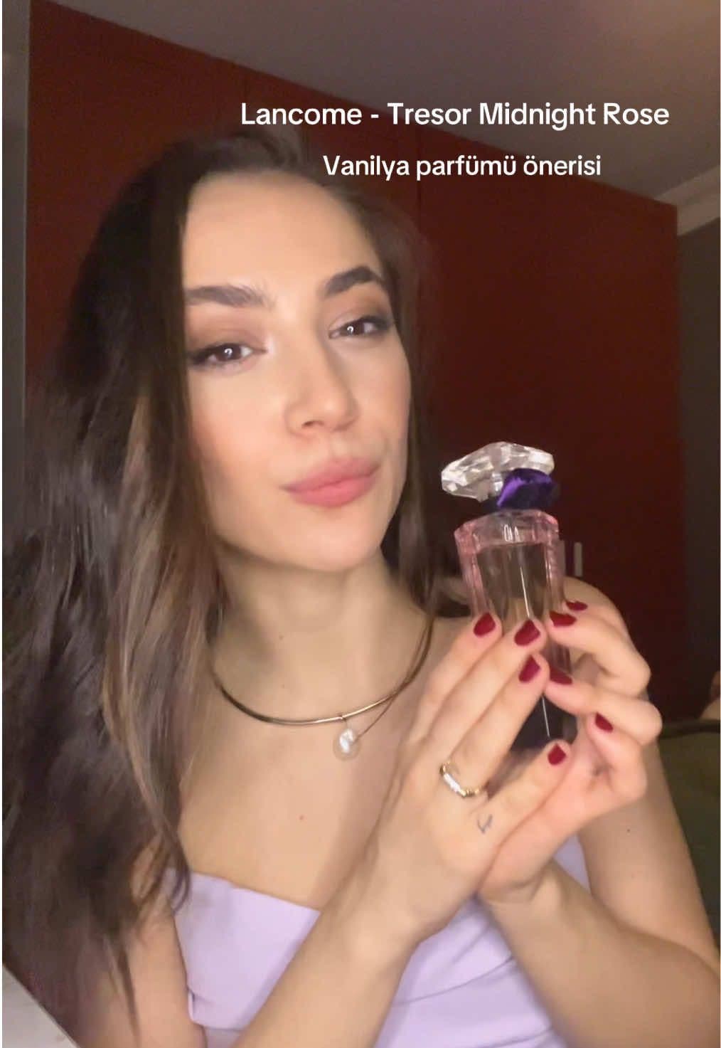 En sevdiğim vanilya parfümü, benim gizli silahım🌸💜 #parfüm #kadınparfümü #lancometresor @Lancôme 