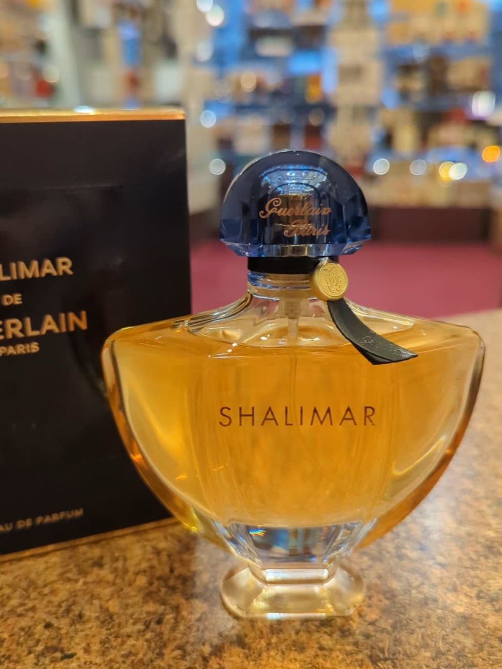Guerlain Shalimar is still such a beauty after all these years😍 #seattle #seattleperfume #Guerlain #Shalimar #GuerlainShalimar #classicscents #iconicscents #fragrances #perfume #perfumetok #perfumetiktok #beautifulperfumebottles 