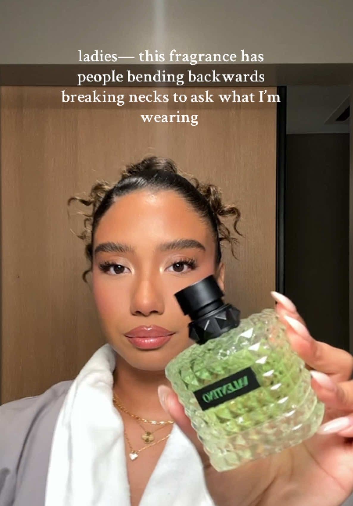 Go SMELL IT 🤌🏾 Linked in ShopMy🔗 in bio: Born In Roma Green Stravaganza @Valentino.Beauty #valentino #valentinobeauty #petfumetok #borninromagreen #borninroma 