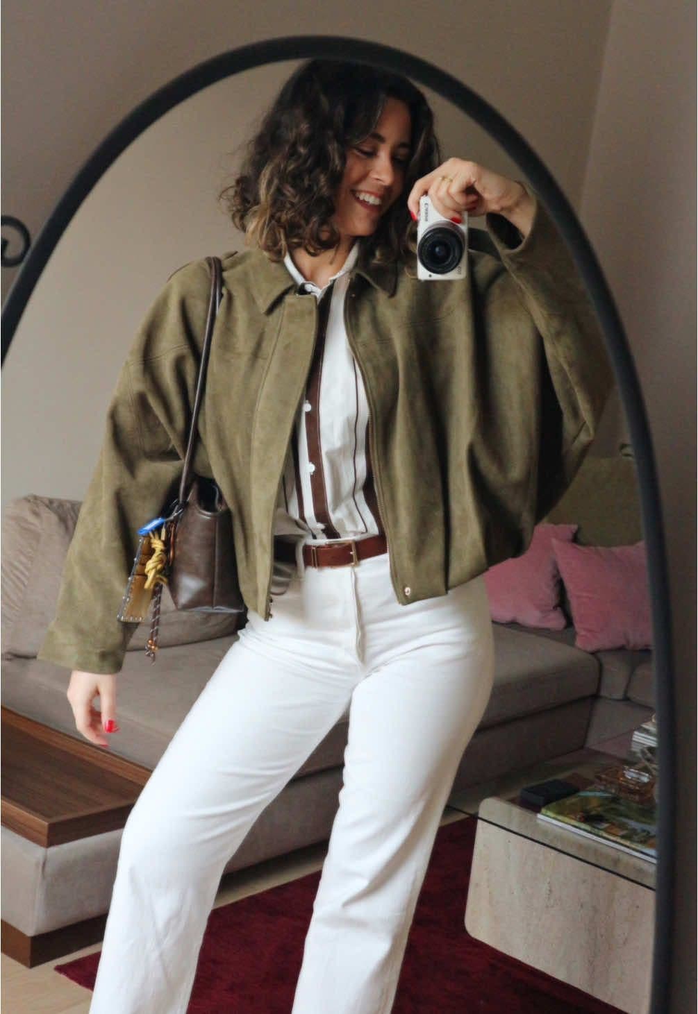 Hoş geldin bahar🌻♥️  Pantolon @levis_tr ribcage A774300040 yeni sezon Gömlek @zara 2262/116/017 small yeni sezon Kemer eski sezon Saat @danielwellington  Ceket @zara 4344/155/533 yeni sezon medium Parfüm @chloe nomade jasmin naturel intense  Çanta temu Ayakkabı @birkenstockturkiye  Videodaki hiçbir ürün/marka sponsorlu değildir. Ücretli reklam çalışması bulunmamaktadır.